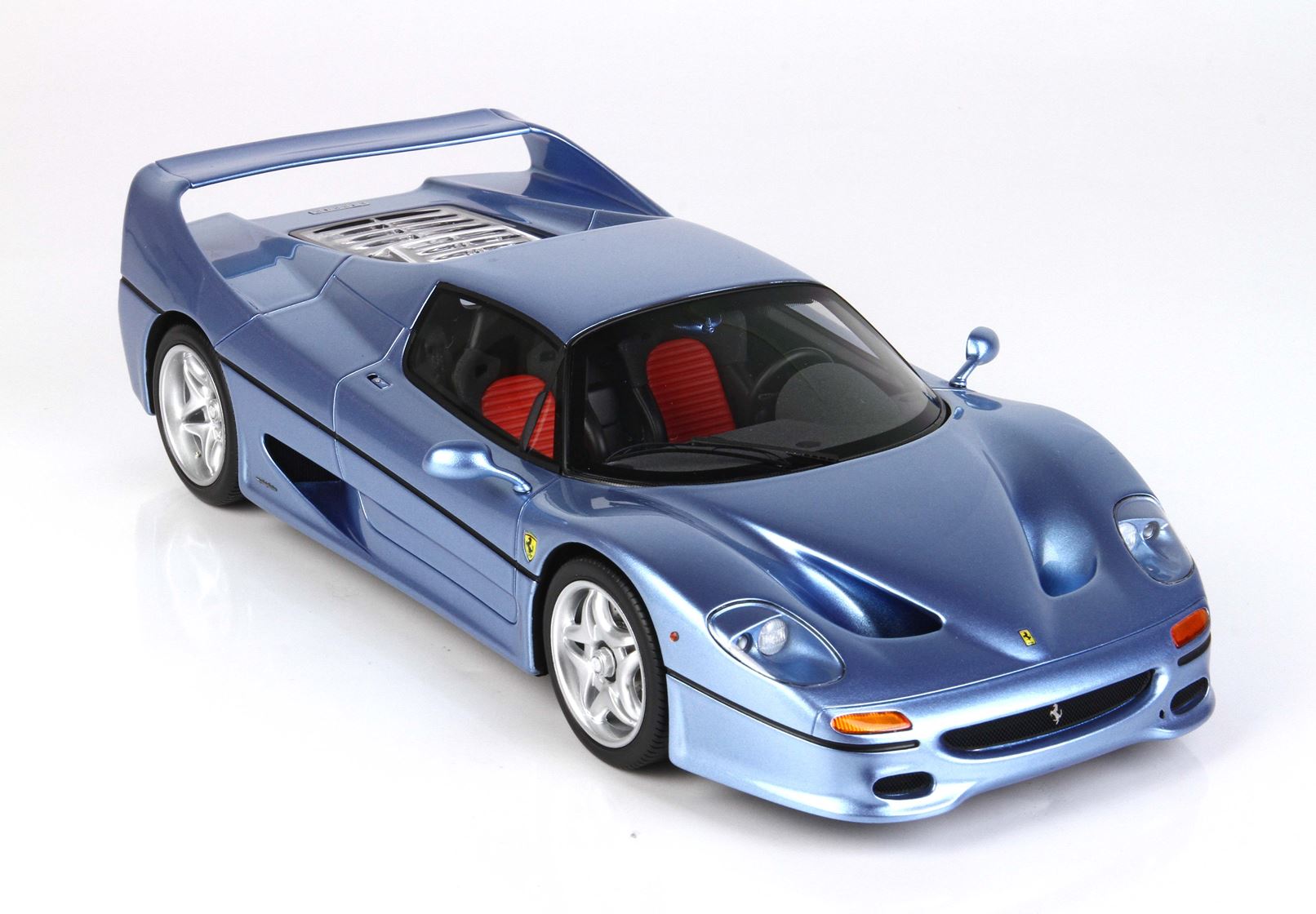 Ferrari F50 coupe - metallic light blue - 1:18