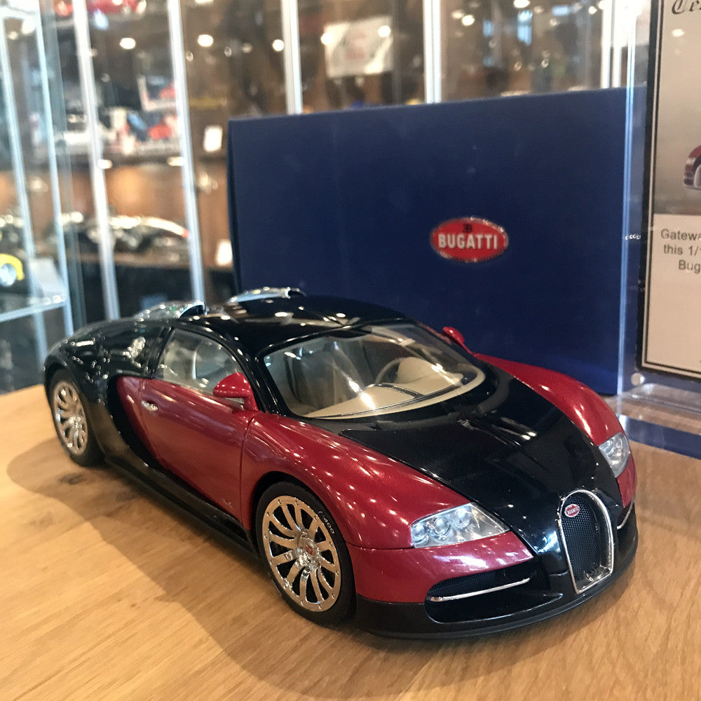 AUTOart 1:18 Bugatti EB 16.4 Veyron (FrankFurt 2001)  red/black first version 70901