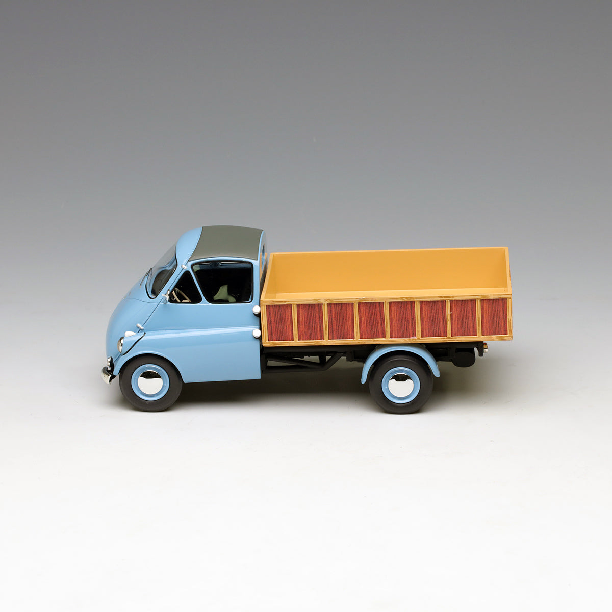 Schuco 1:18 Isocarro platform truck light blue 450008800