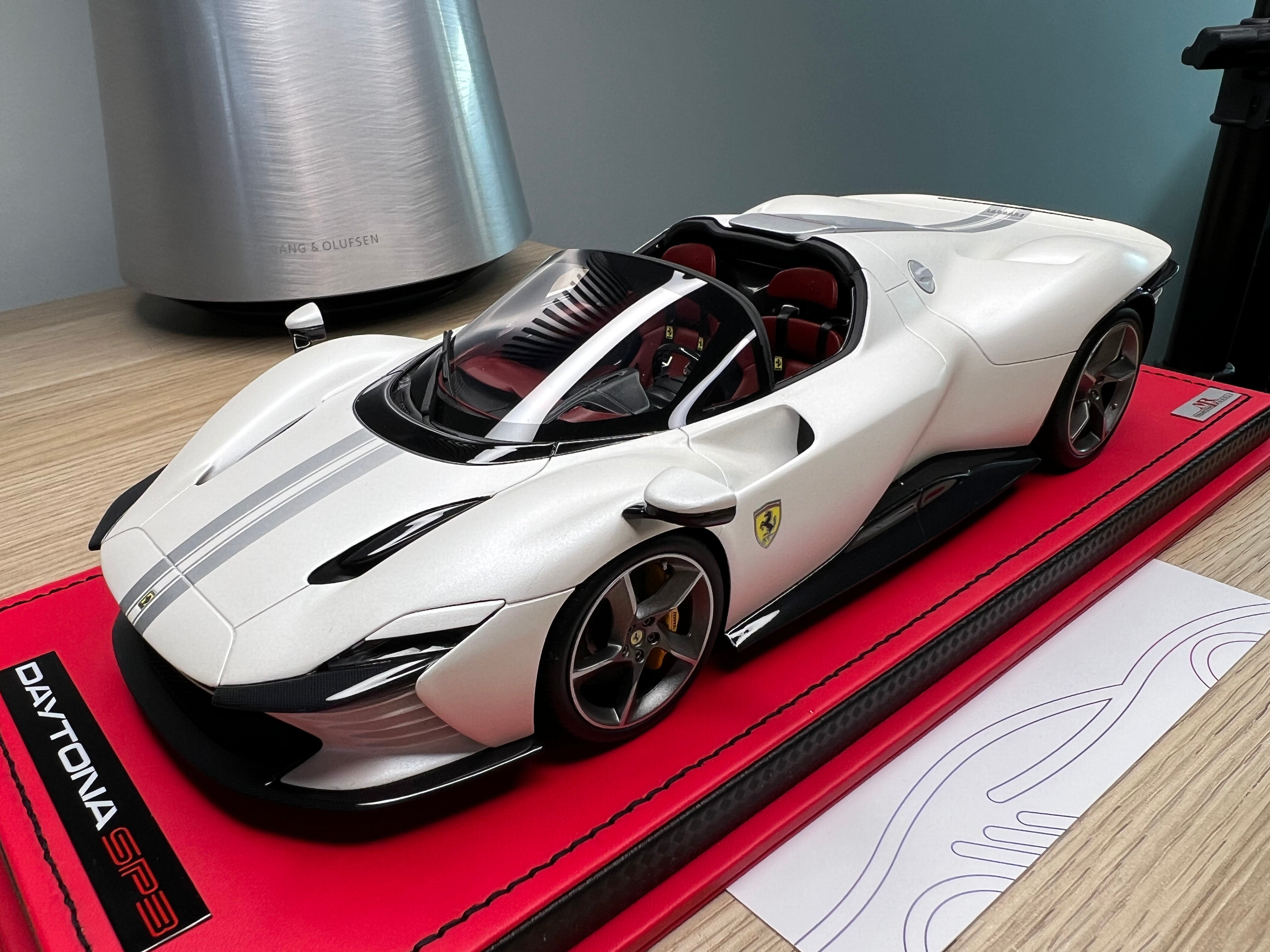 Ferrari Daytona SP3 Icona - Pearl White - 1:18