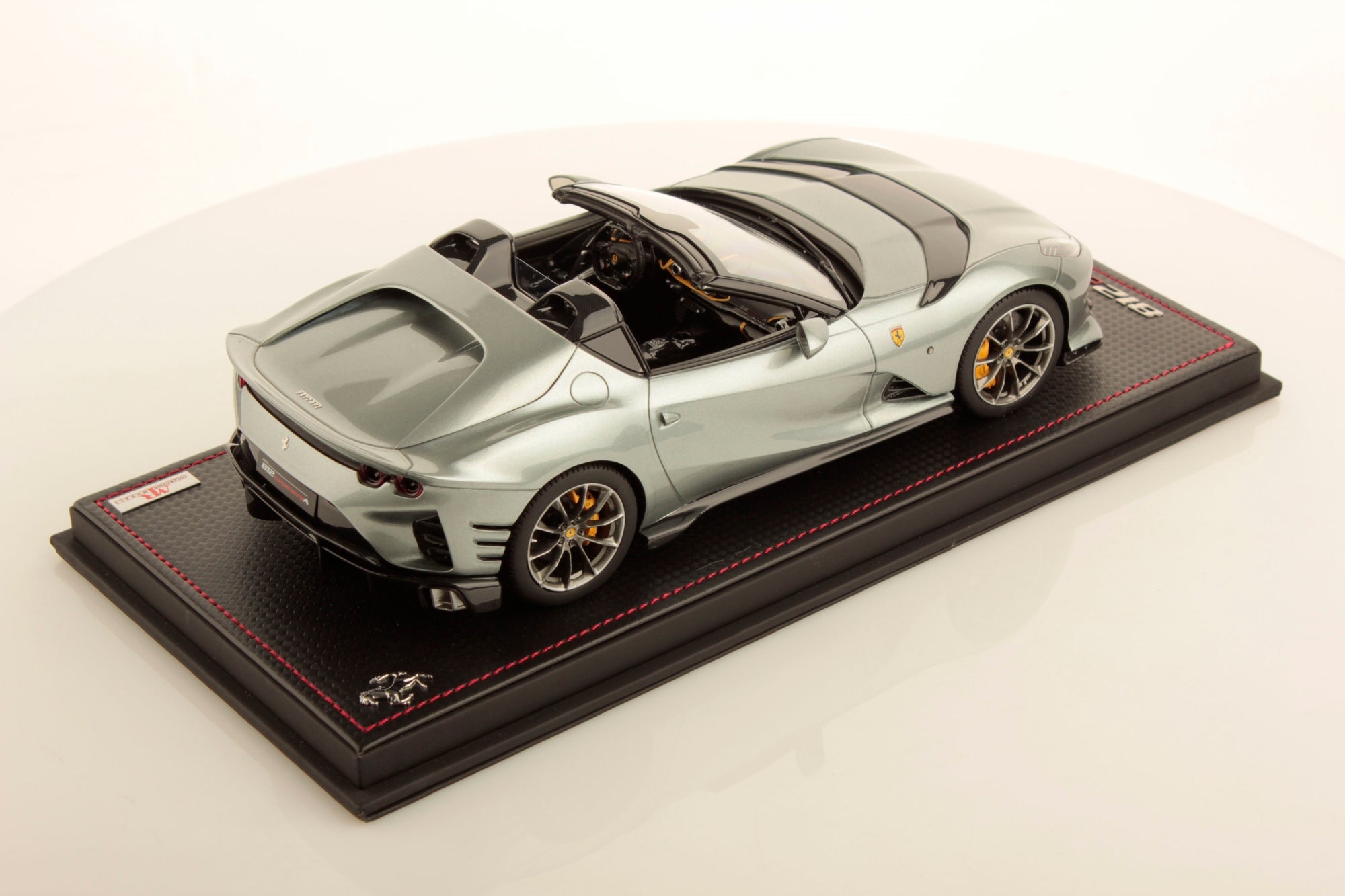 Ferrari 812 Competizione A - Grigio Coburn - 1:18