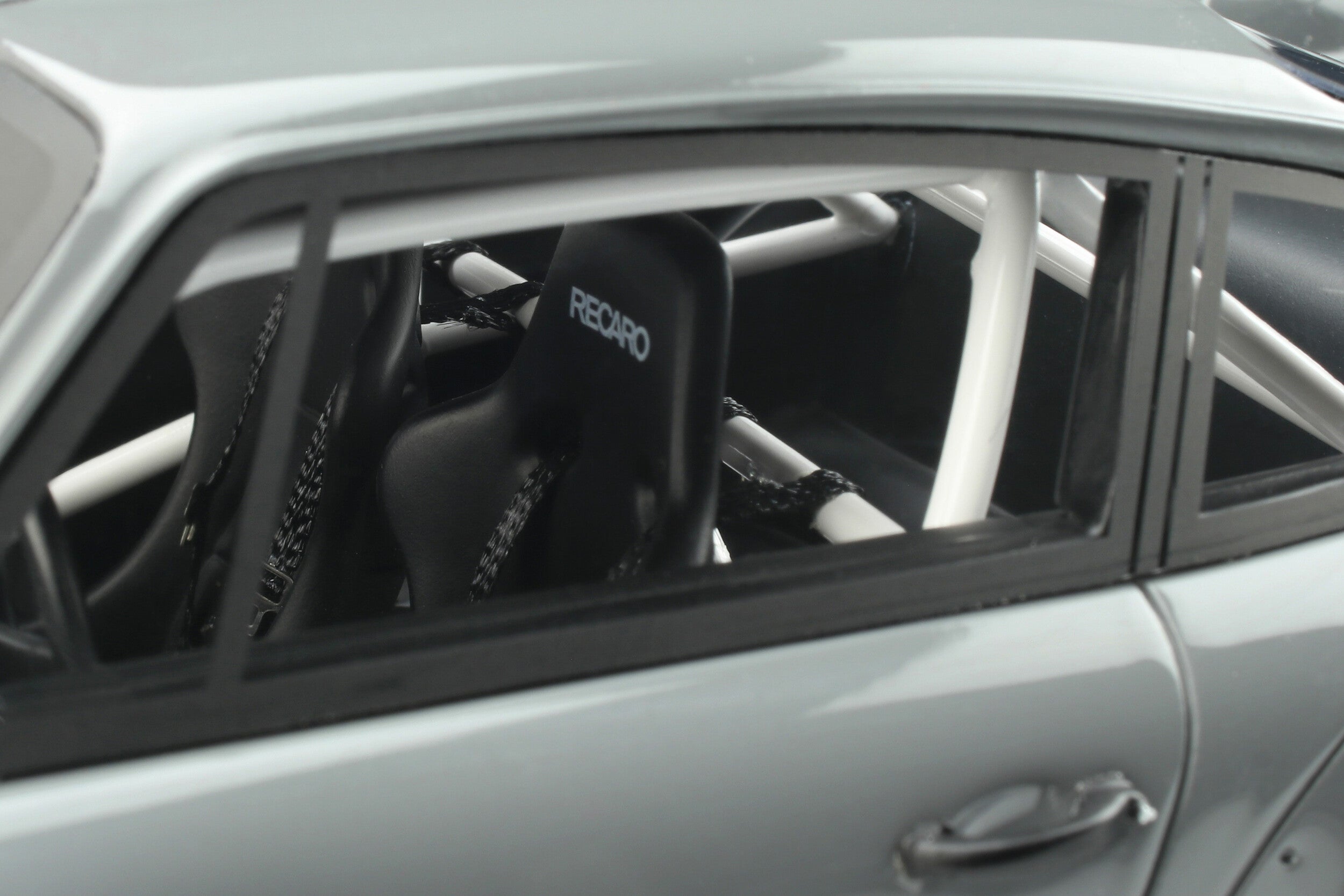 GT Spirit 1:18 Porsche 993 RWB Akiba Edition