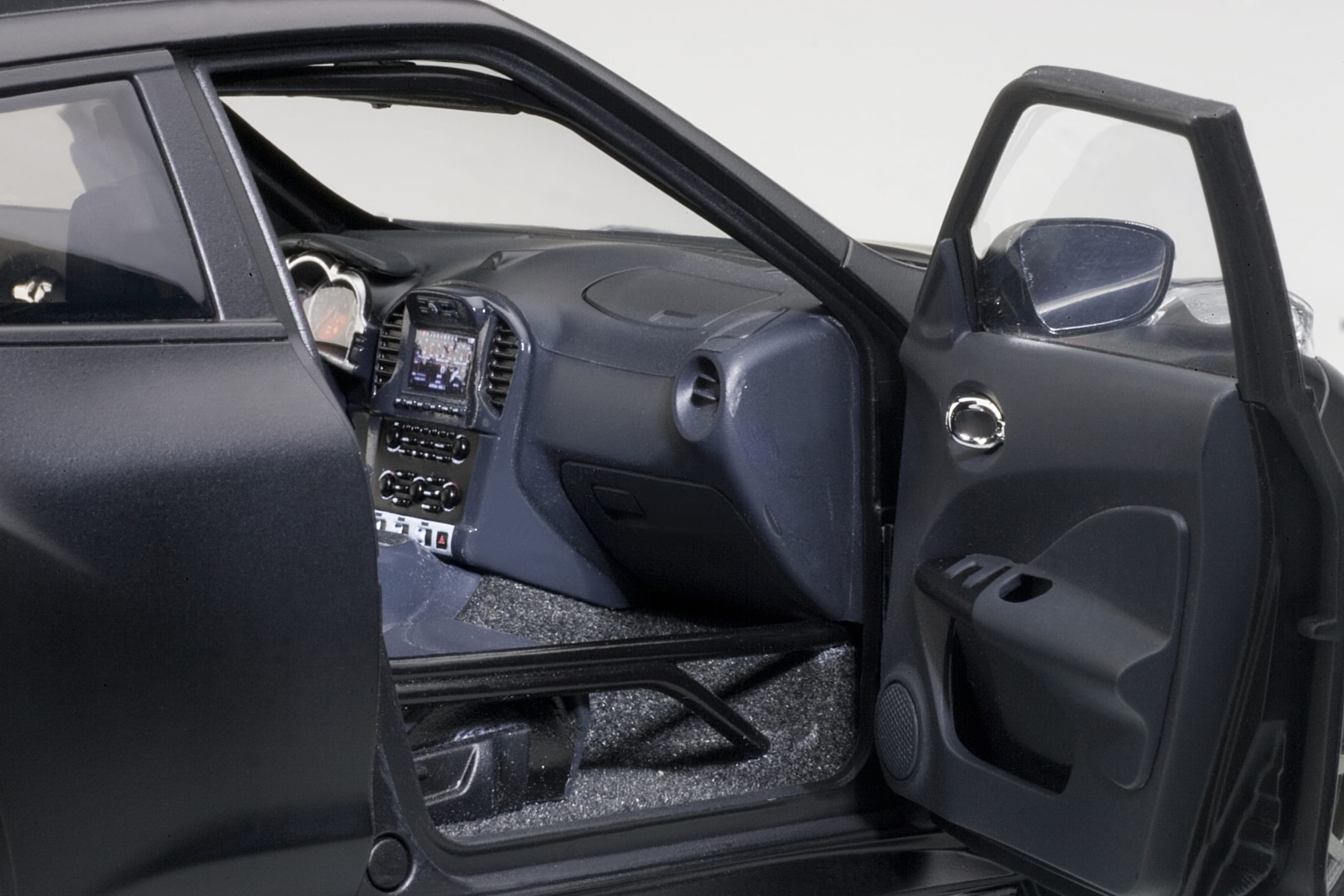 AUTOart 1:18 Nissan Juke-R 2.0 (Matt Black) 77458