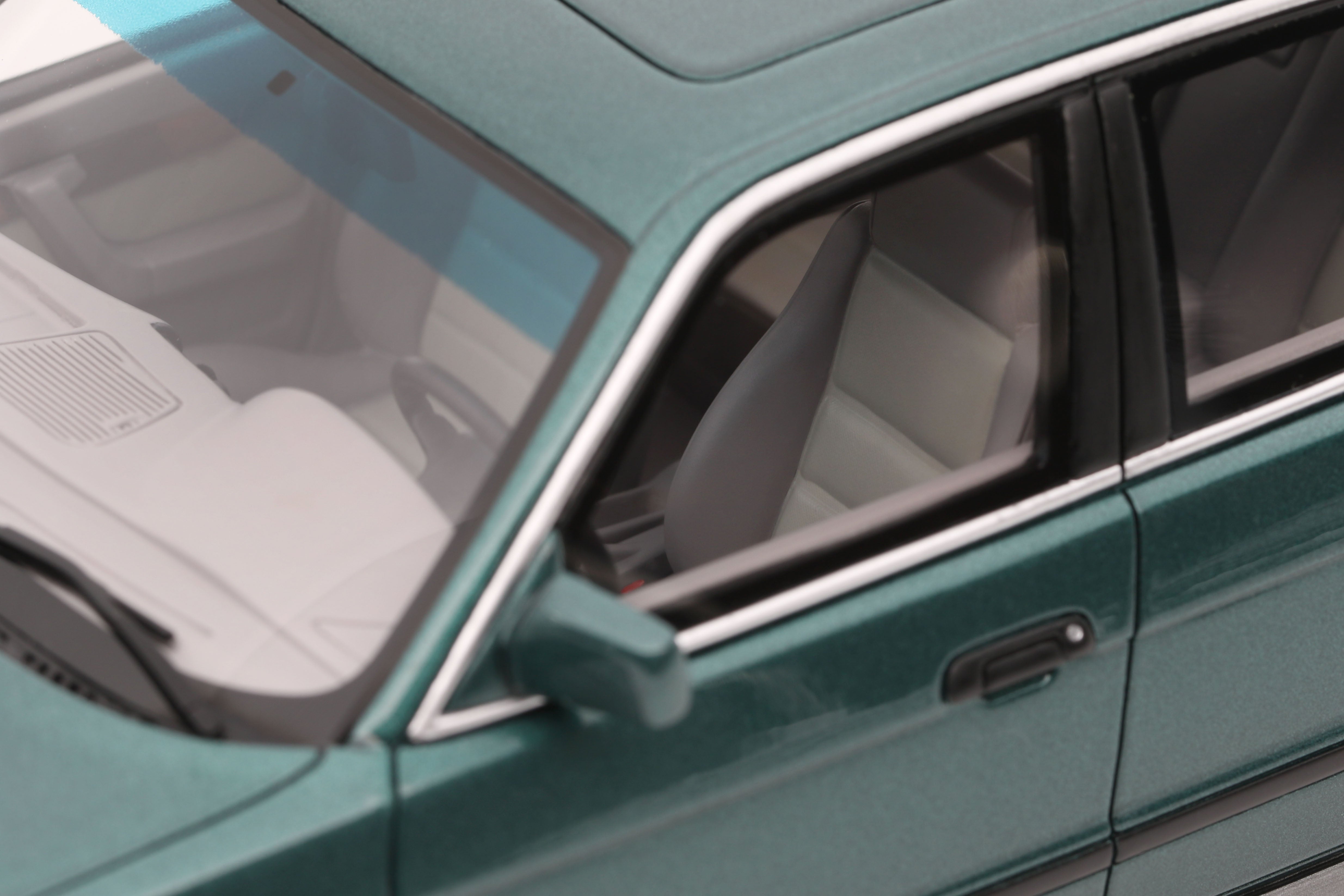 OTTO 1:18 BMW M5 E34 Cecotto 1991 Green OT968