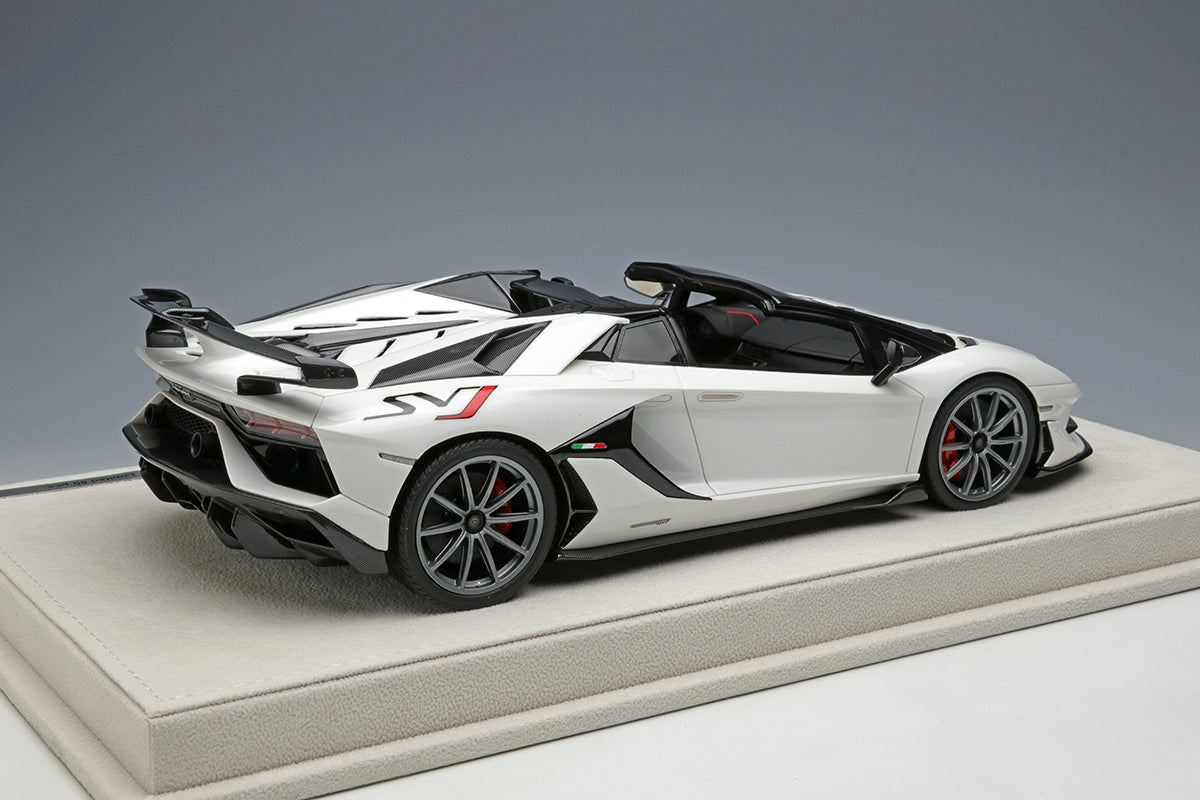 Lamborghini Aventador SVJ Roadster - pearl white - 1:18