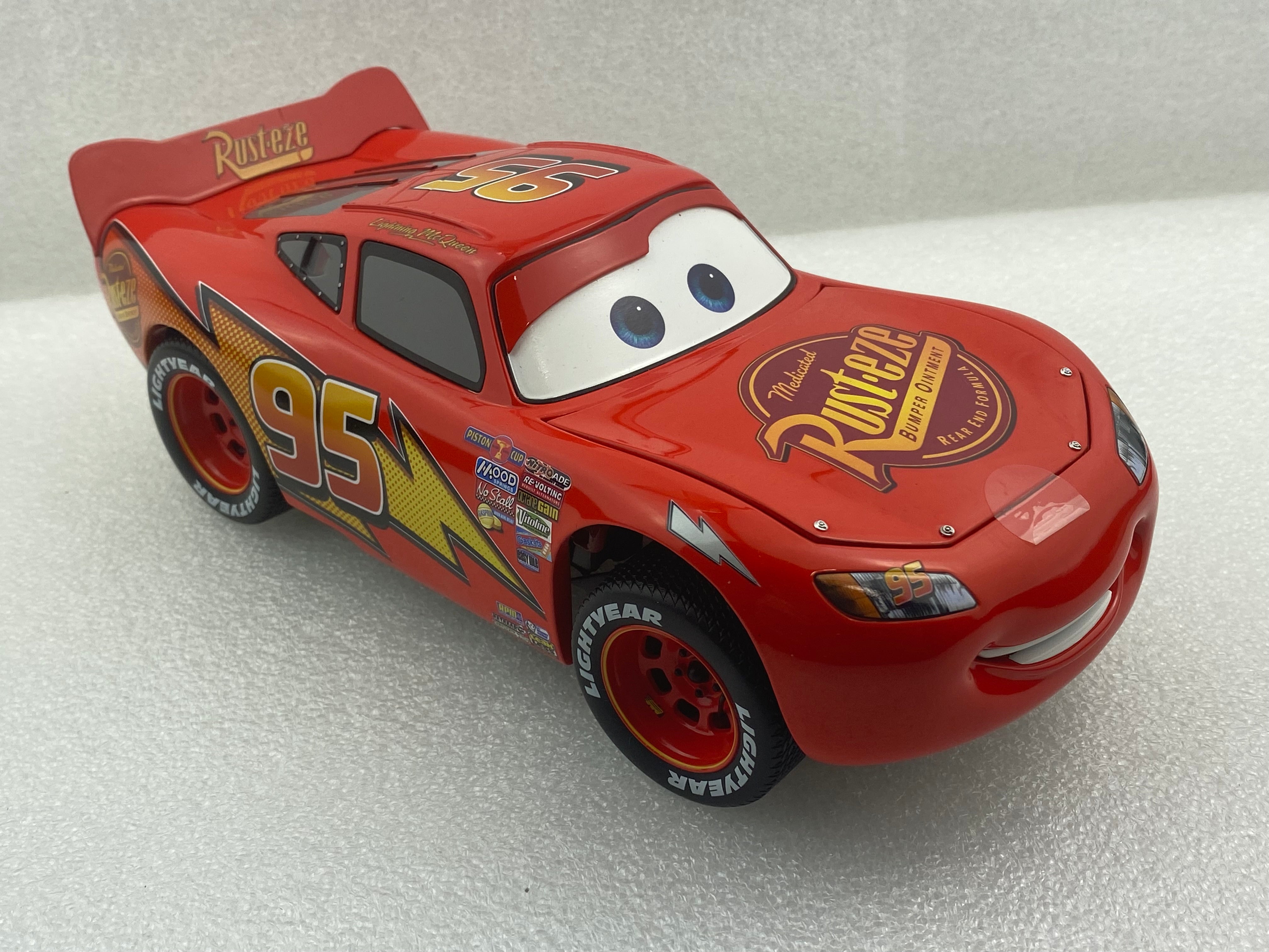 Schuco 1:18 Disney Lightning McQueen Movie Car With Showcase 450036000 (Clearance Final Sale)