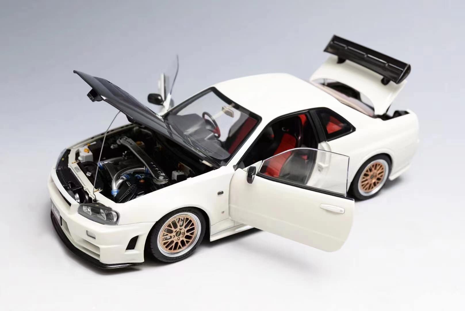 *PREORDER* MOTORHELIX 1:18 Nissan Skyline GT-R (R34) Z-Tune in White