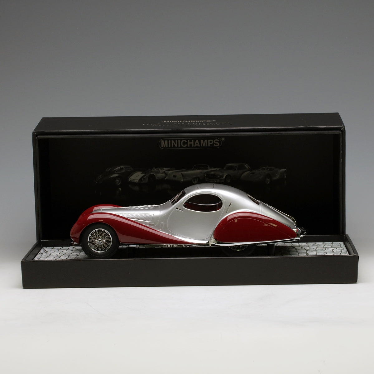 Minichamps 1:18 1937 Talbot-Lago Coupé T150 C-SS Coupe silver/red 107117121