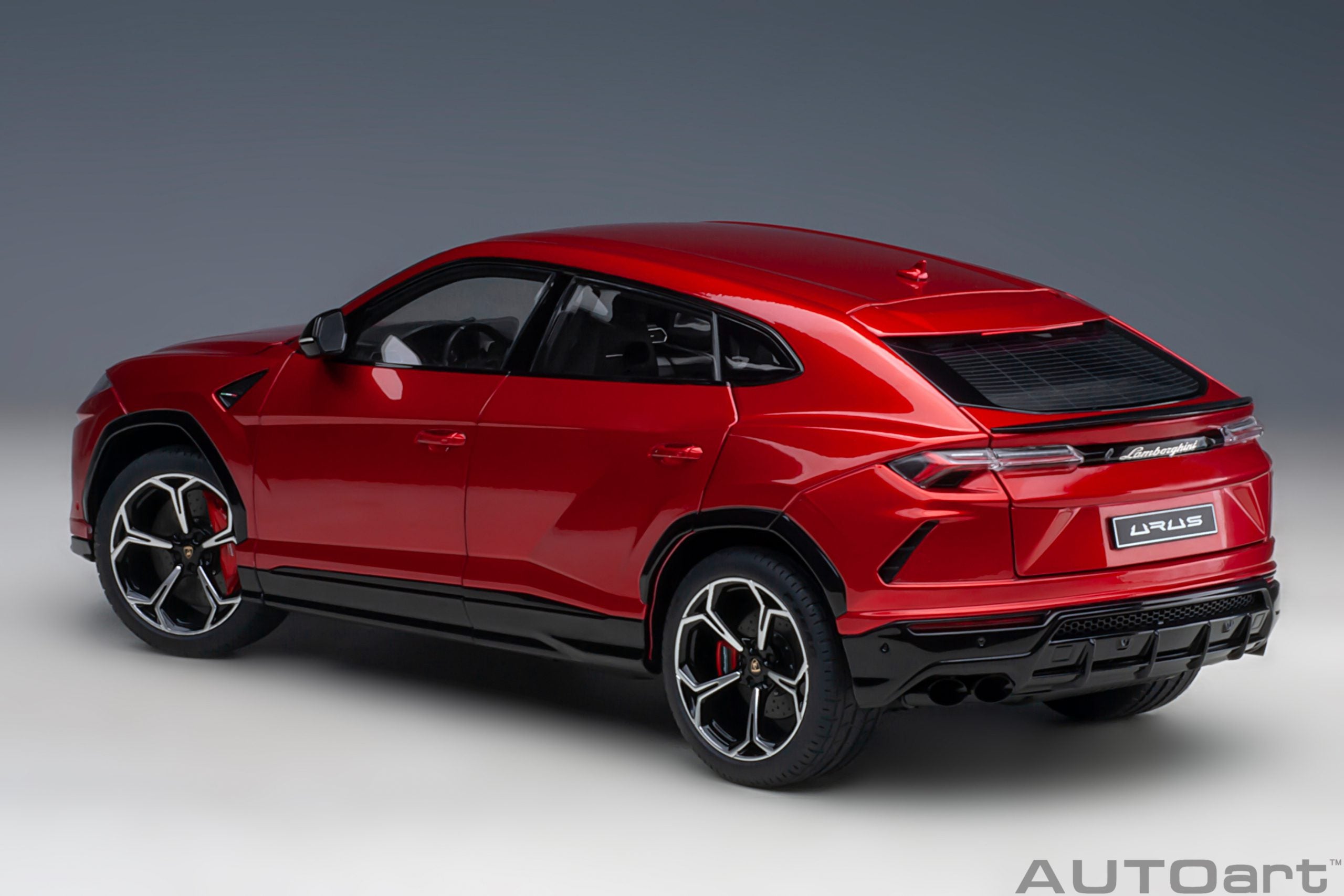 AUTOart 1:18 Lamborghini Urus (Rosso Efesto) 79170