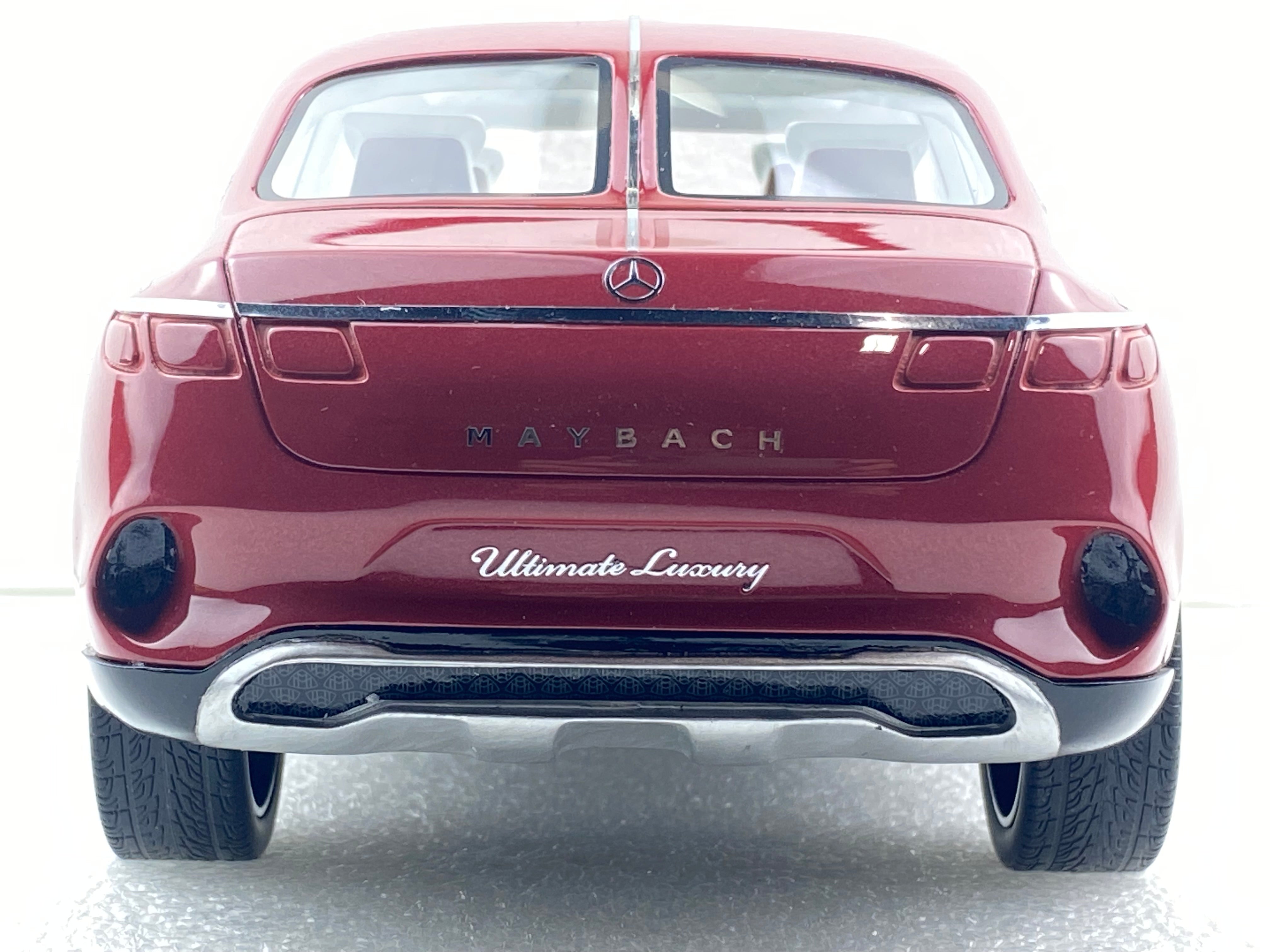 Schuco 1:18 Mercedes-Benz Maybach Ultimate Luxury Red 450018400 (Clearance Final Sale)