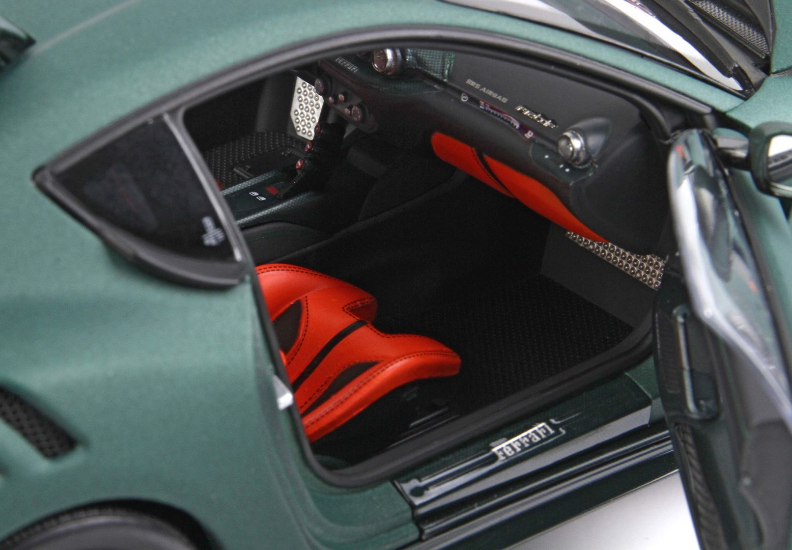 Ferrari F12 tdf - matte green open parts - 1:18