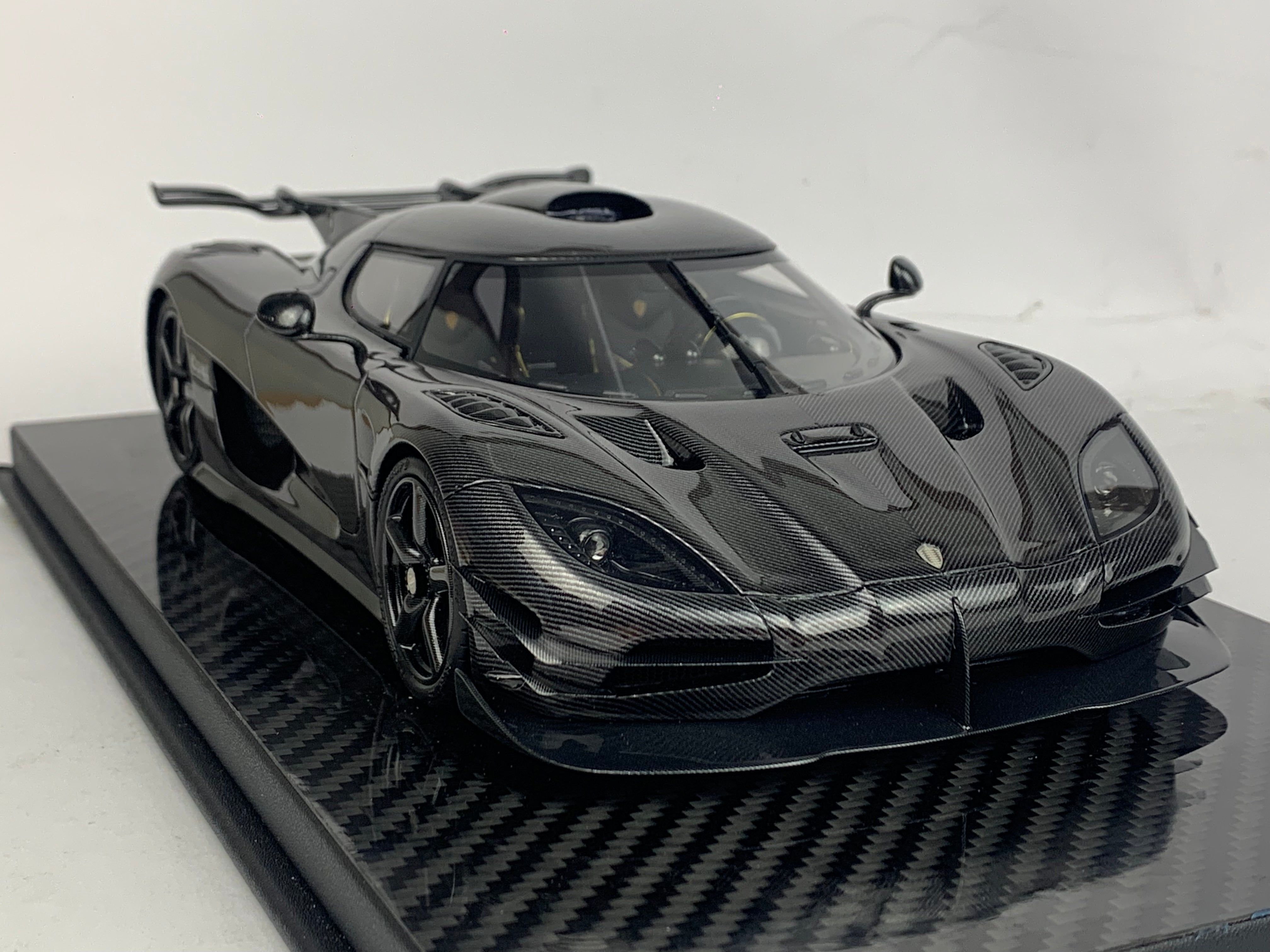 Frontiart 1:18 Koenigsegg one 1 Naked Carbon F033-174