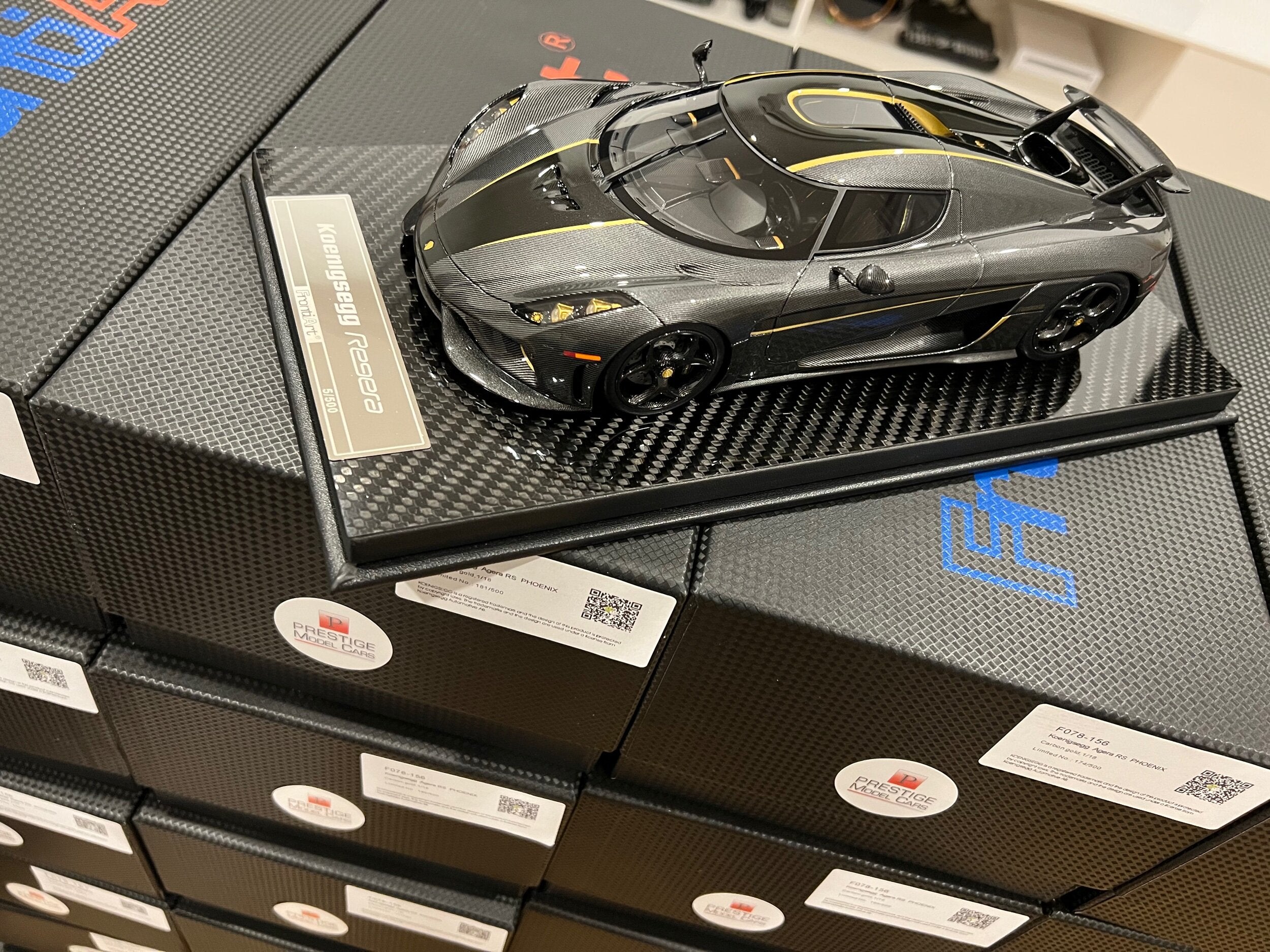 Koenigsegg Regera Golden Knight - 1:18