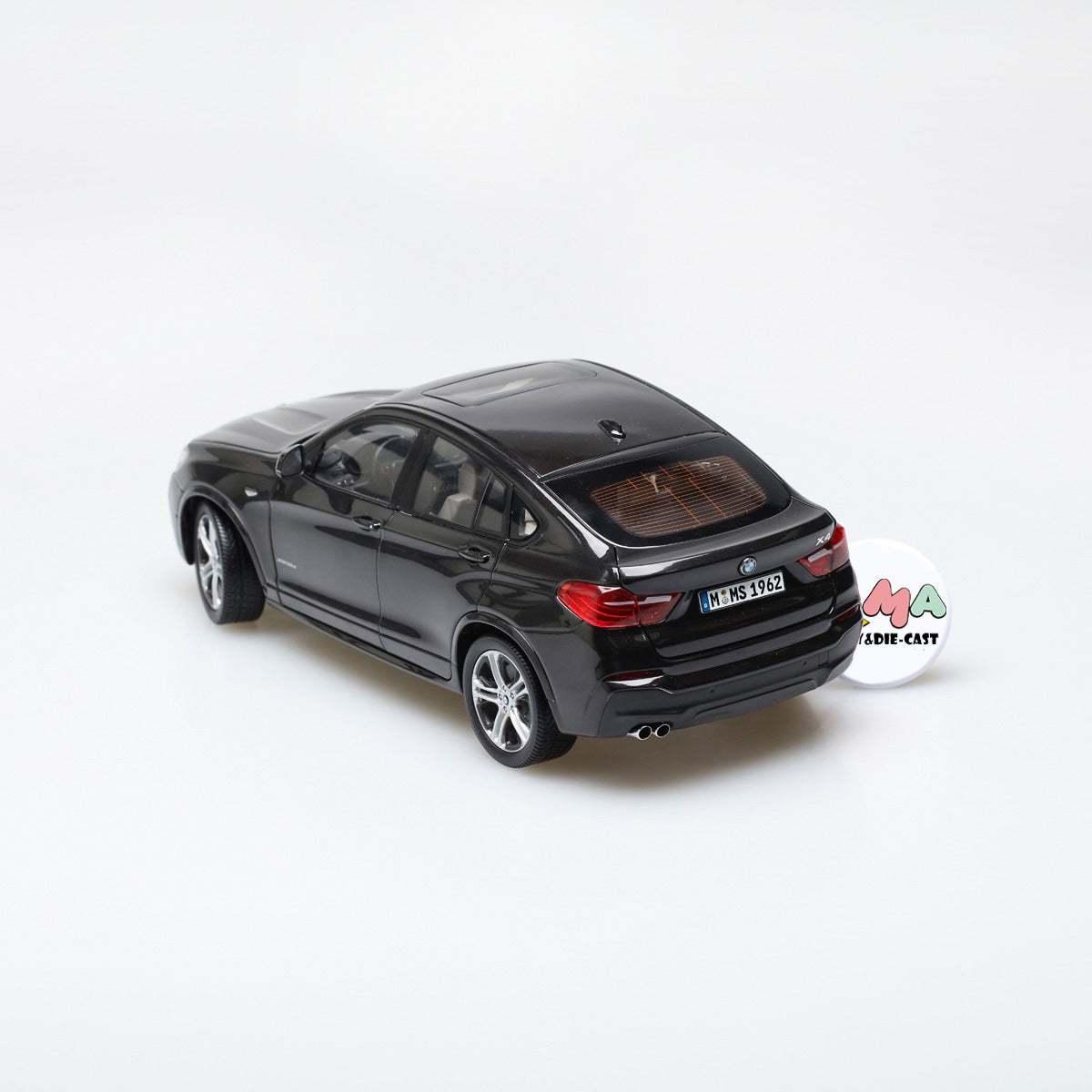 Paragon 1:18 BMW X4 Dark Brown PA-97091