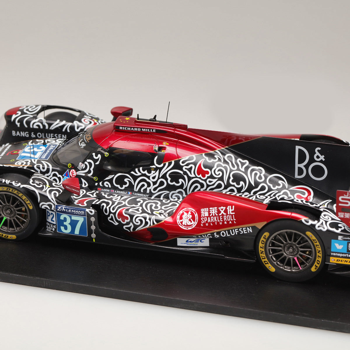 Spark 1:18 Oreca 07 Gibson #37 Jackie Chan DC Racing 3rd Le Mans 2017 18S336