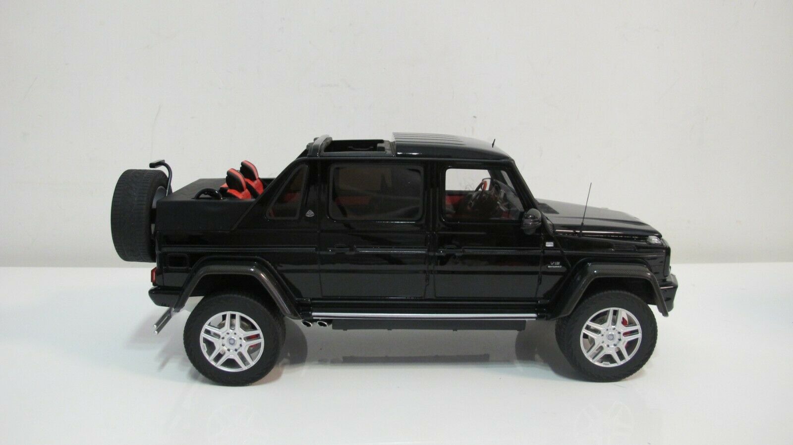 GT Spirit 1:18 Mercedes Benz Maybach G650 Landaulet Black GT721