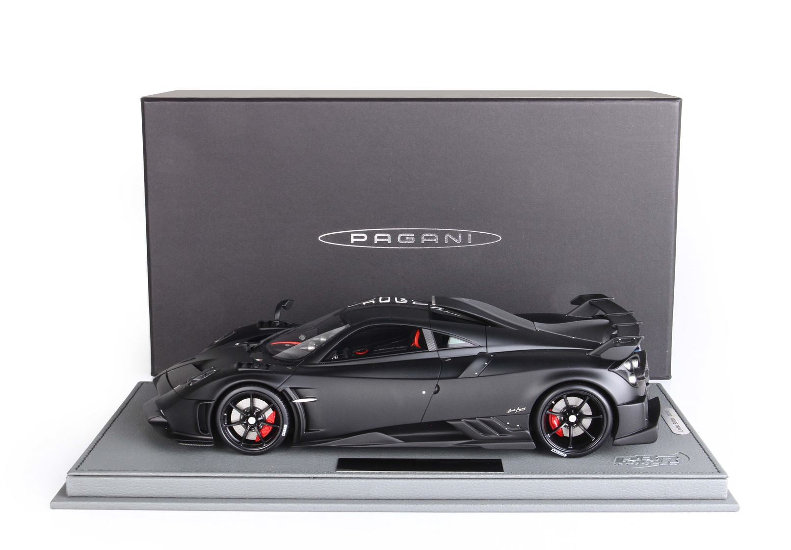 Pagani Imola - matte black - 1:18