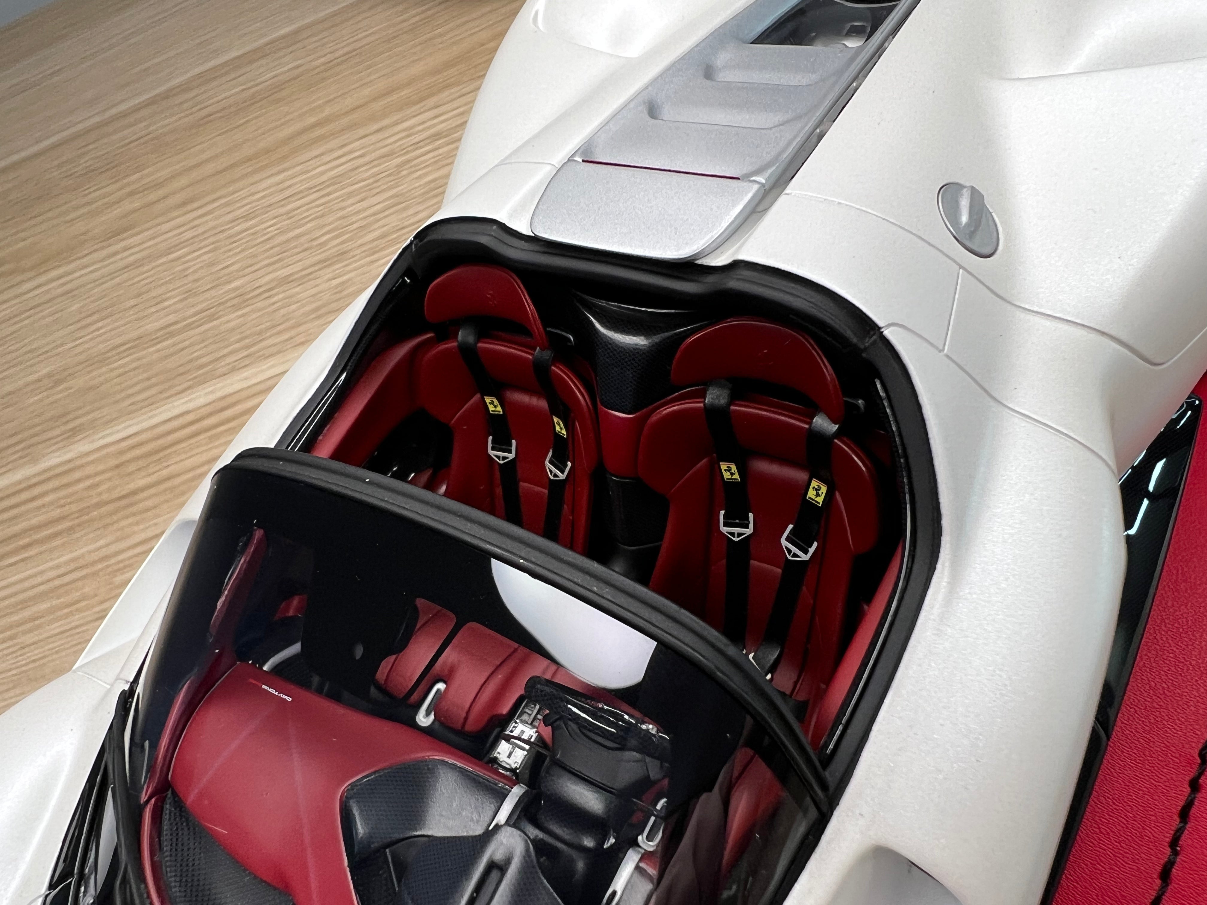 Ferrari Daytona SP3 Icona - Pearl White - 1:18