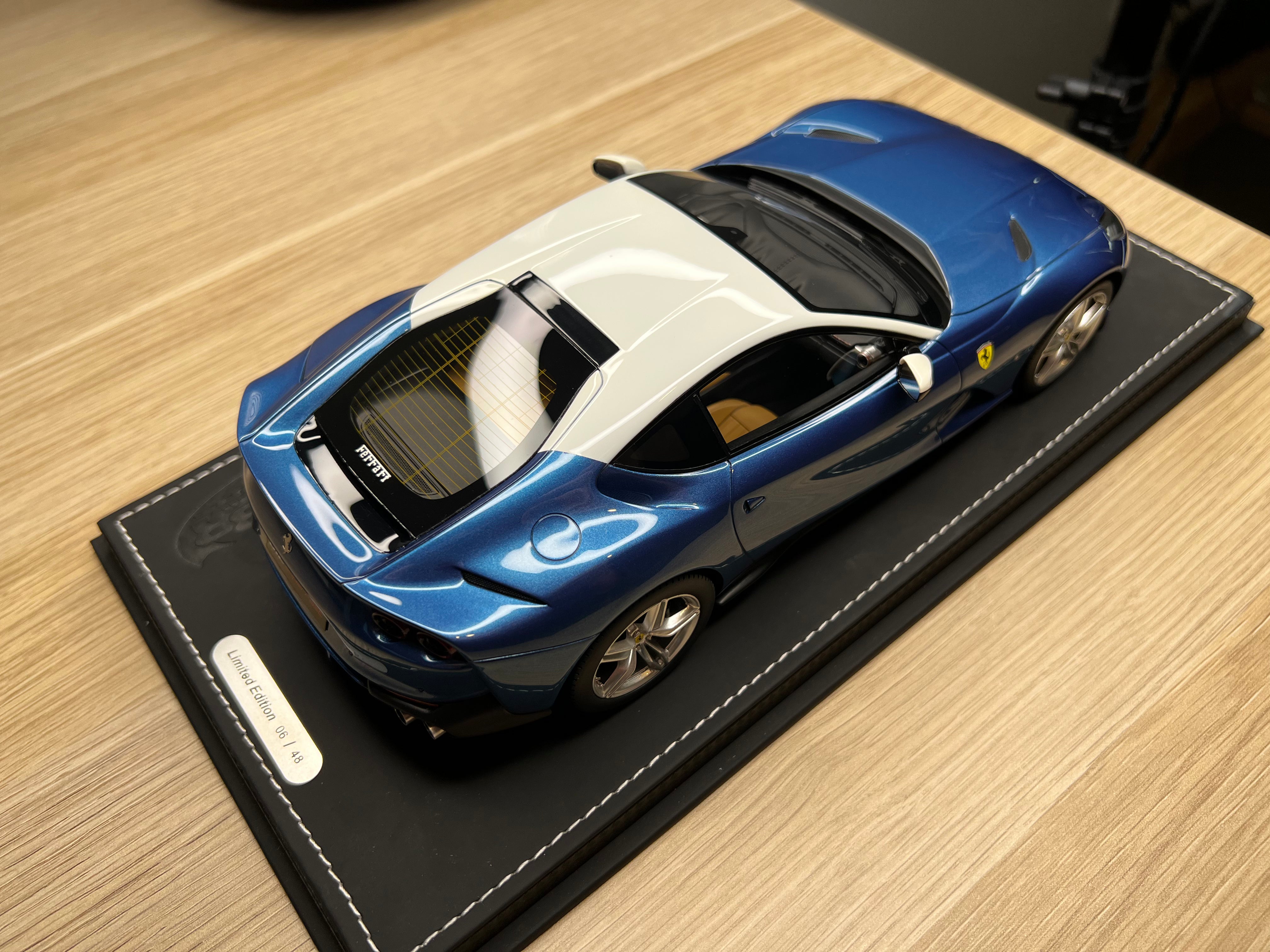 Ferrari 812 Superfast - Tailor Made - 1:18