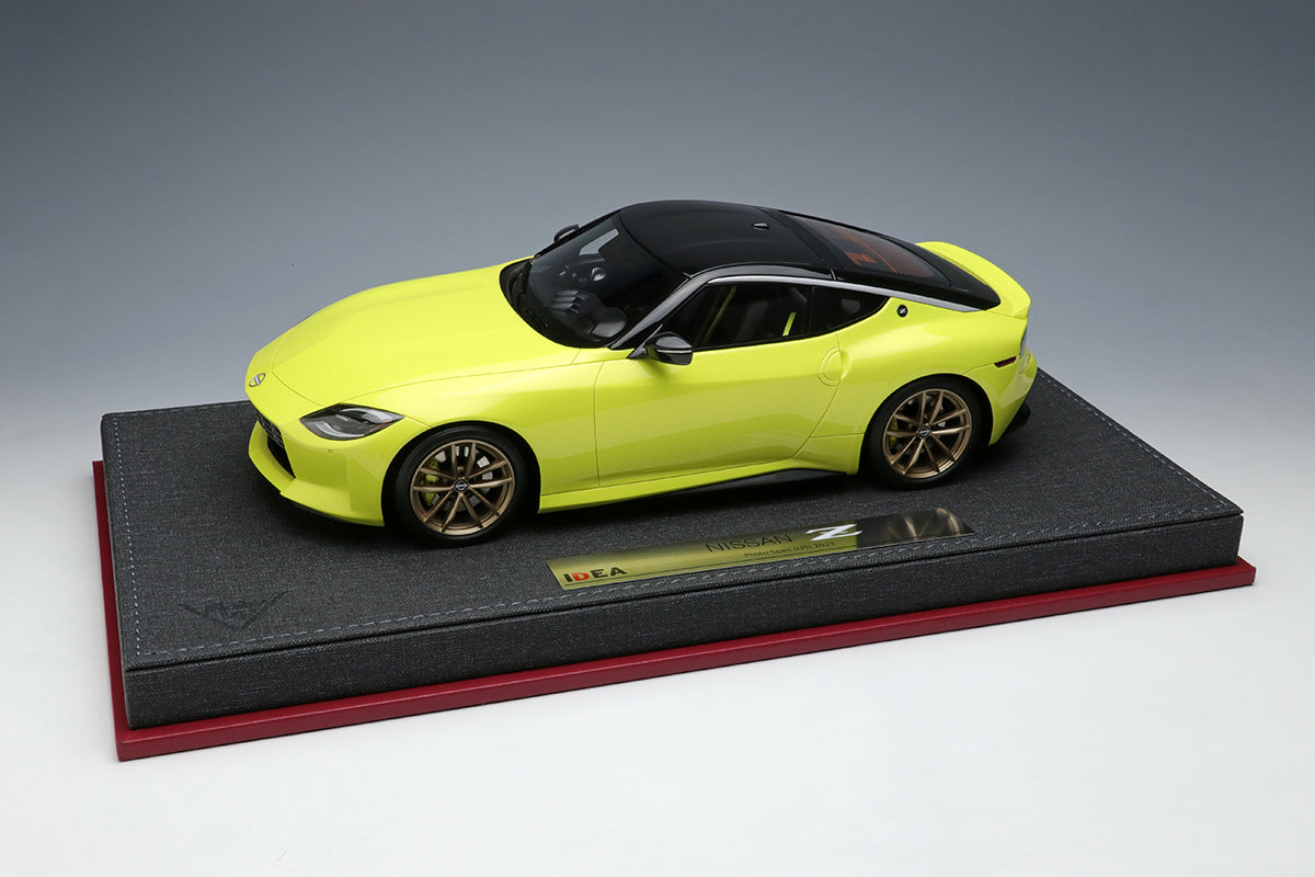 Make Up Co., Ltd / IDEA 1:18 Nissan Z 