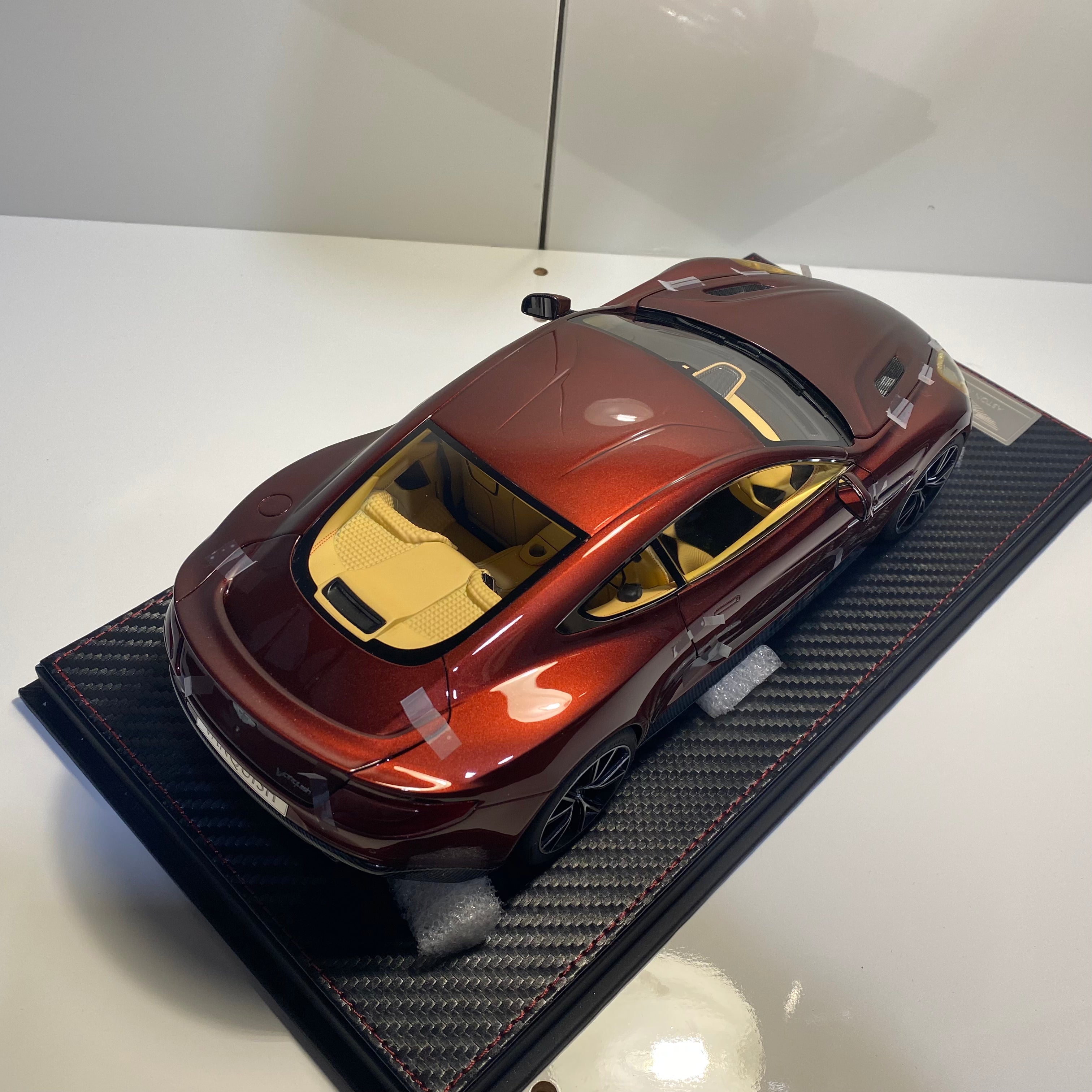 Frontiart 1:18 Aston Martin Vanquish coupe Open Bronze FA008-59