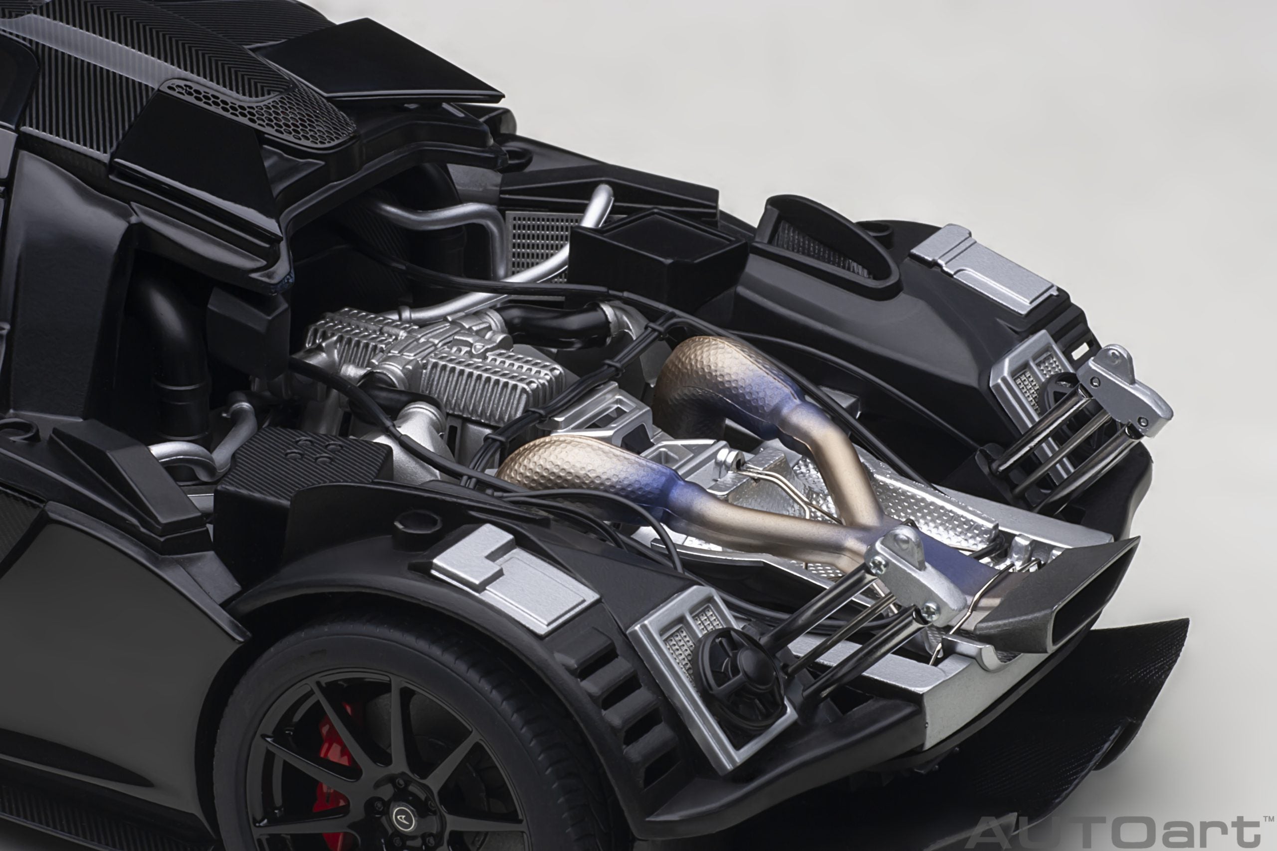 AUTOart 1:18 McLaren P1 (Fire Black) 76065