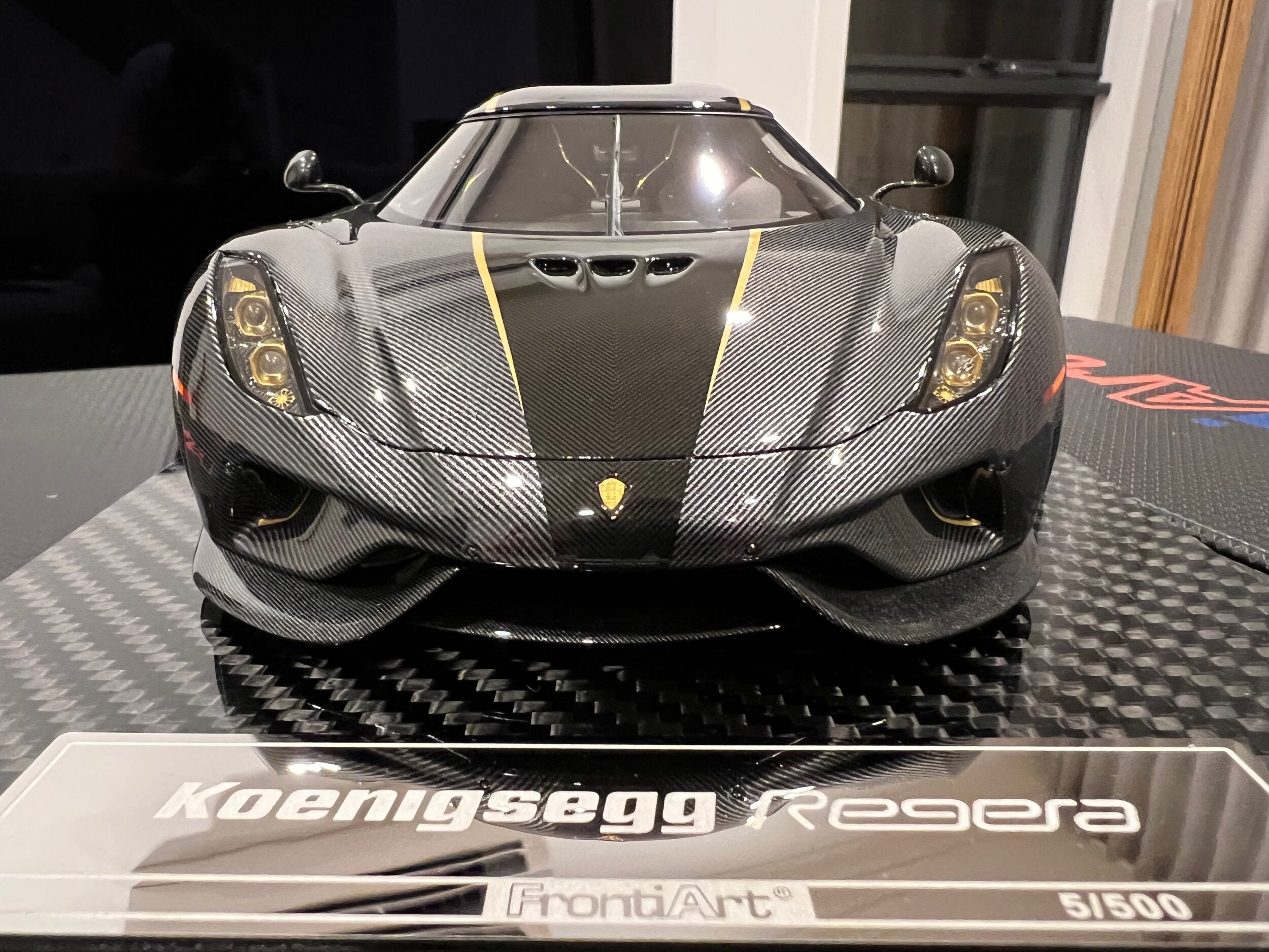 Koenigsegg Regera Golden Knight - 1:18