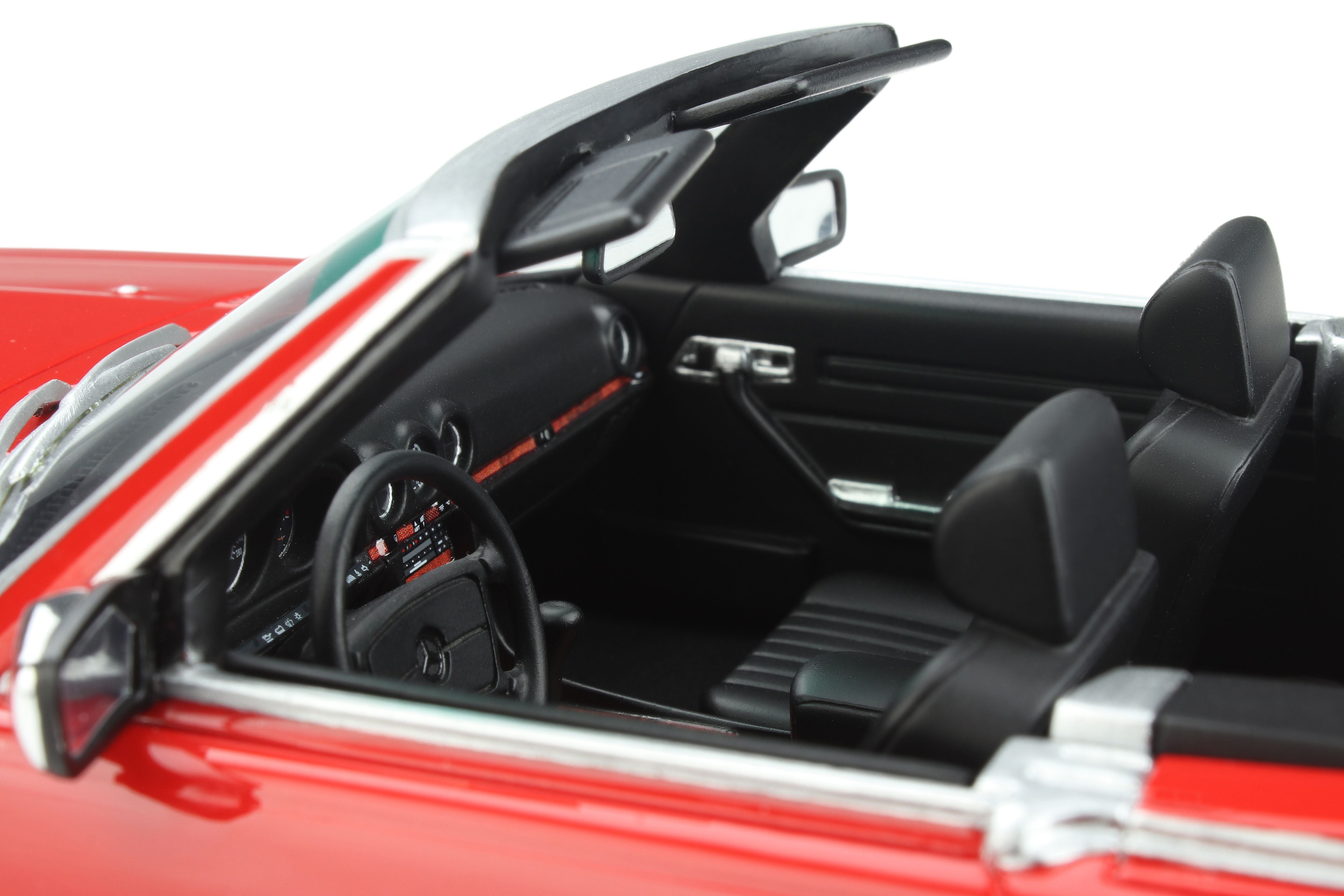 OTTO 1:18 Mercedes-Benz R107 500 SL AMG 1986 OT962