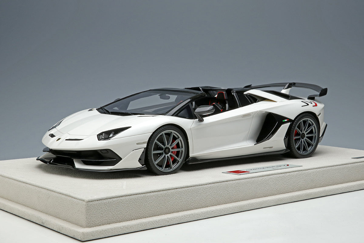 Lamborghini Aventador SVJ Roadster - pearl white - 1:18
