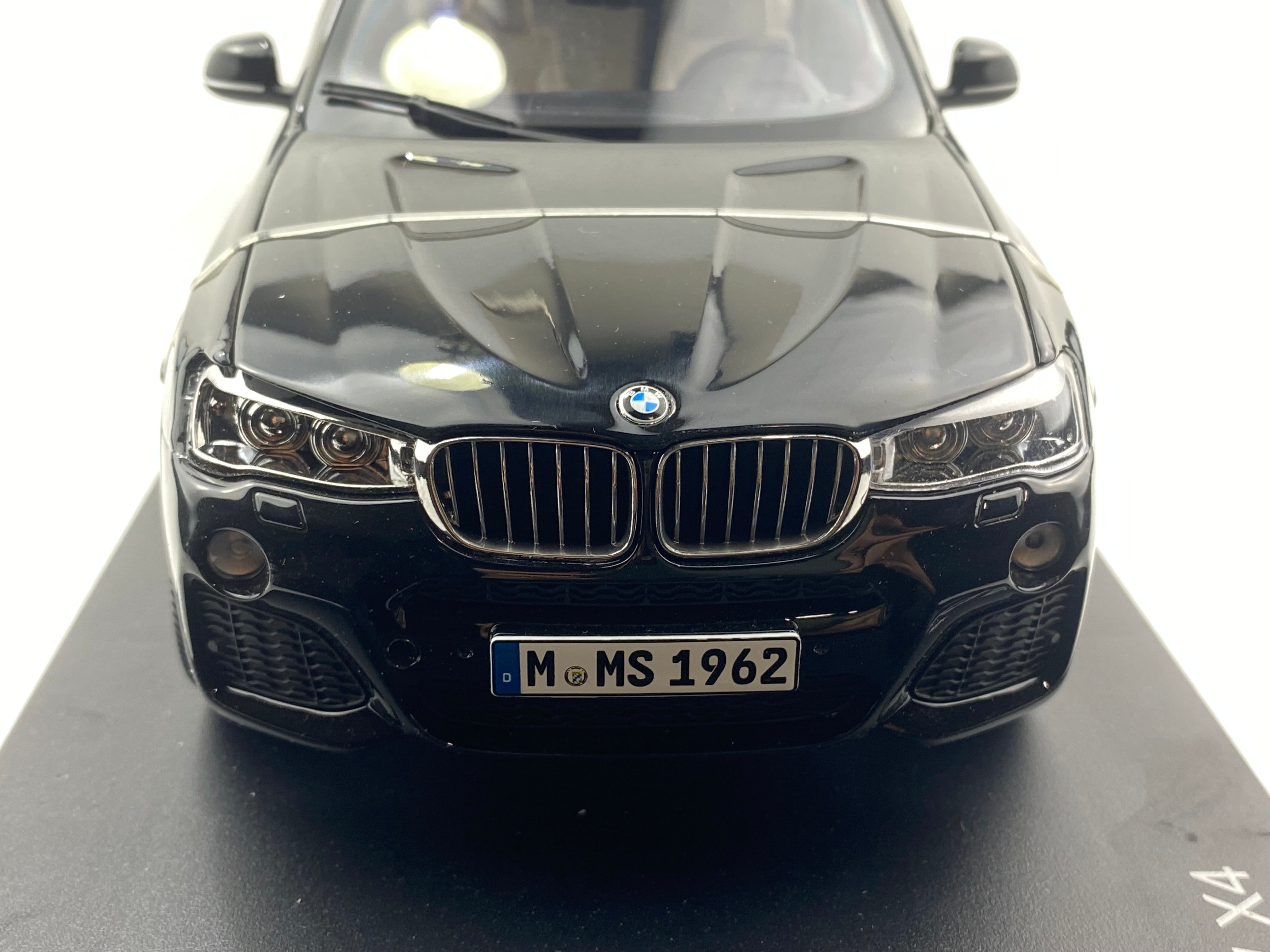 Paragon 1:18 BMW X4 Black PA-97094 (Clearance Final Sale)