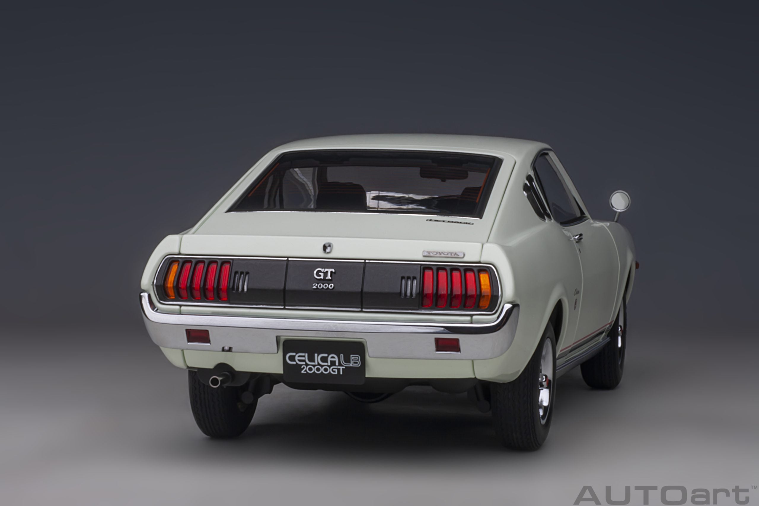 AUTOart 1:18 Toyota Celica Liftback 2000GT (RA25) 1973 (White) 78766