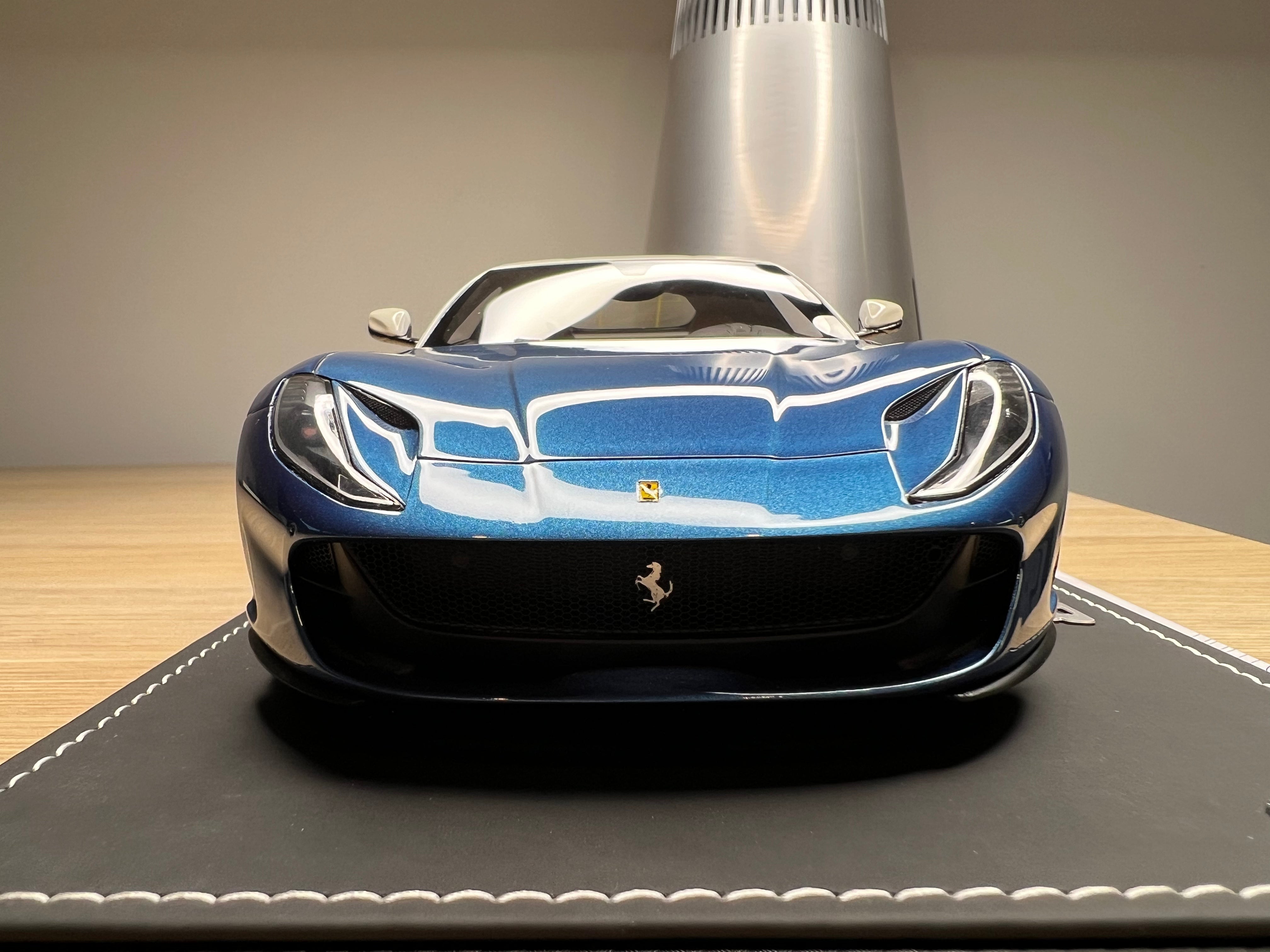 Ferrari 812 Superfast - Tailor Made - 1:18