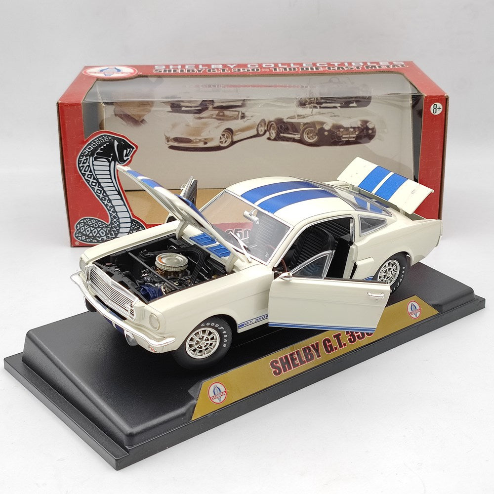 Cobra 1:18 1966 Ford Mustang Shelby GT 350 DC35001 White Metal Collectibles Used