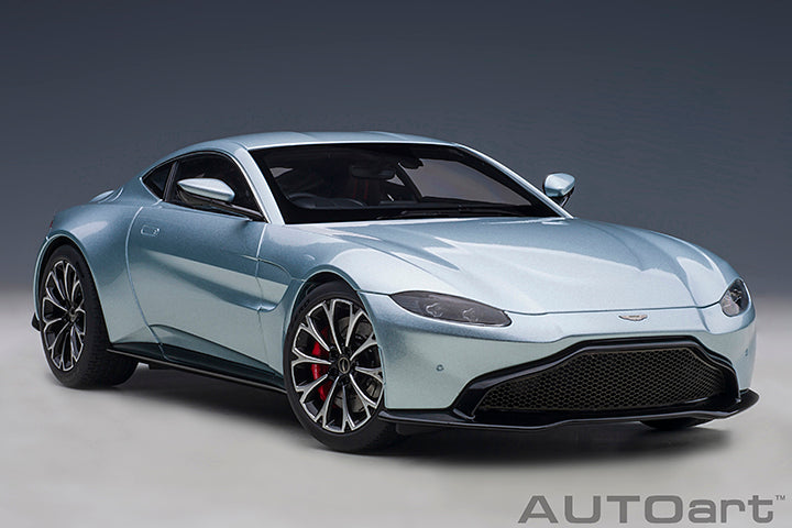 AUTOART 1/18 ASTON MARTIN VANTAGE 2019 (SKYFALL SILVER) 70276