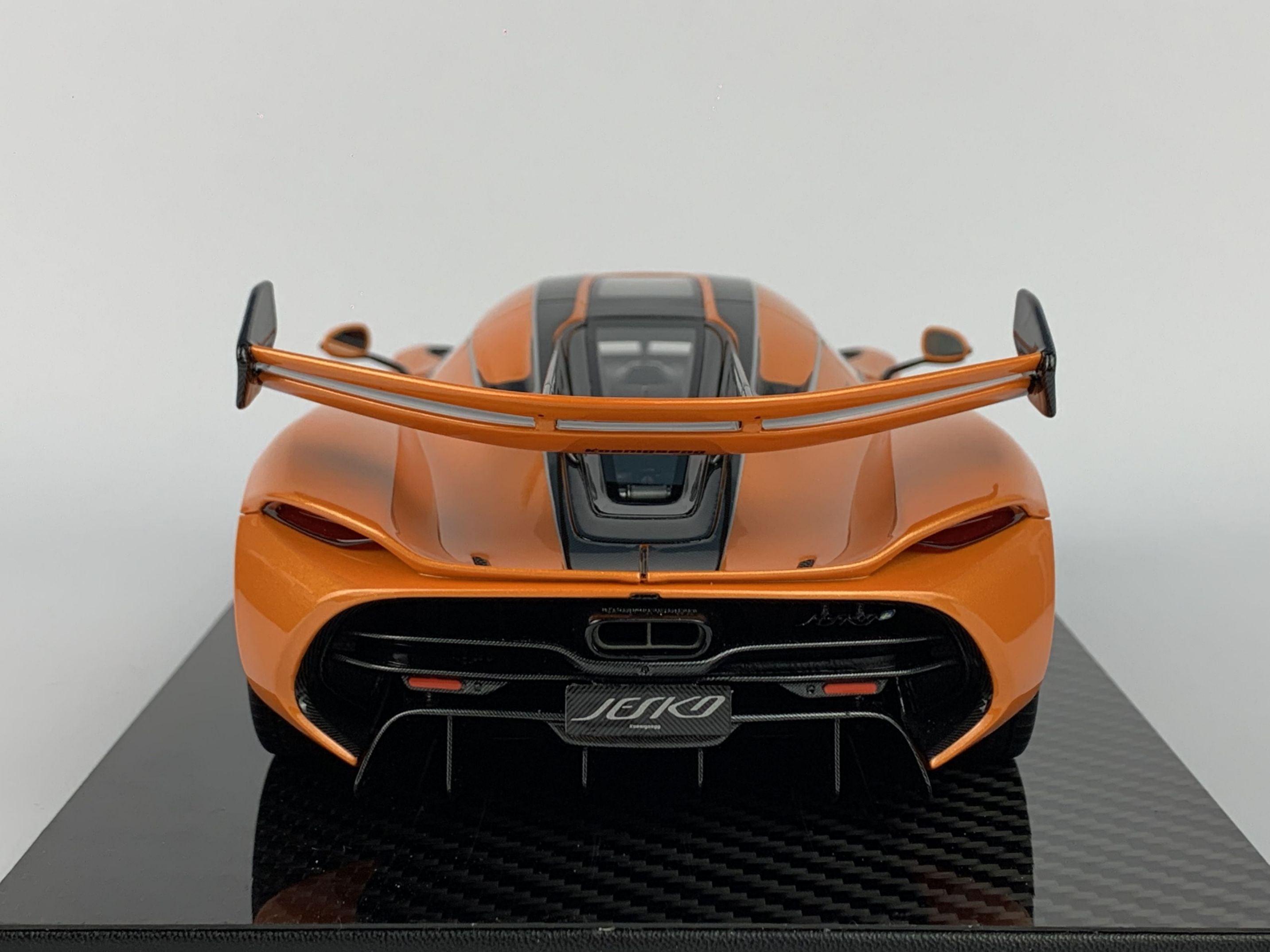 Frontiart 1:18 Koenigsegg Jesko Attack Tang orange F072-158