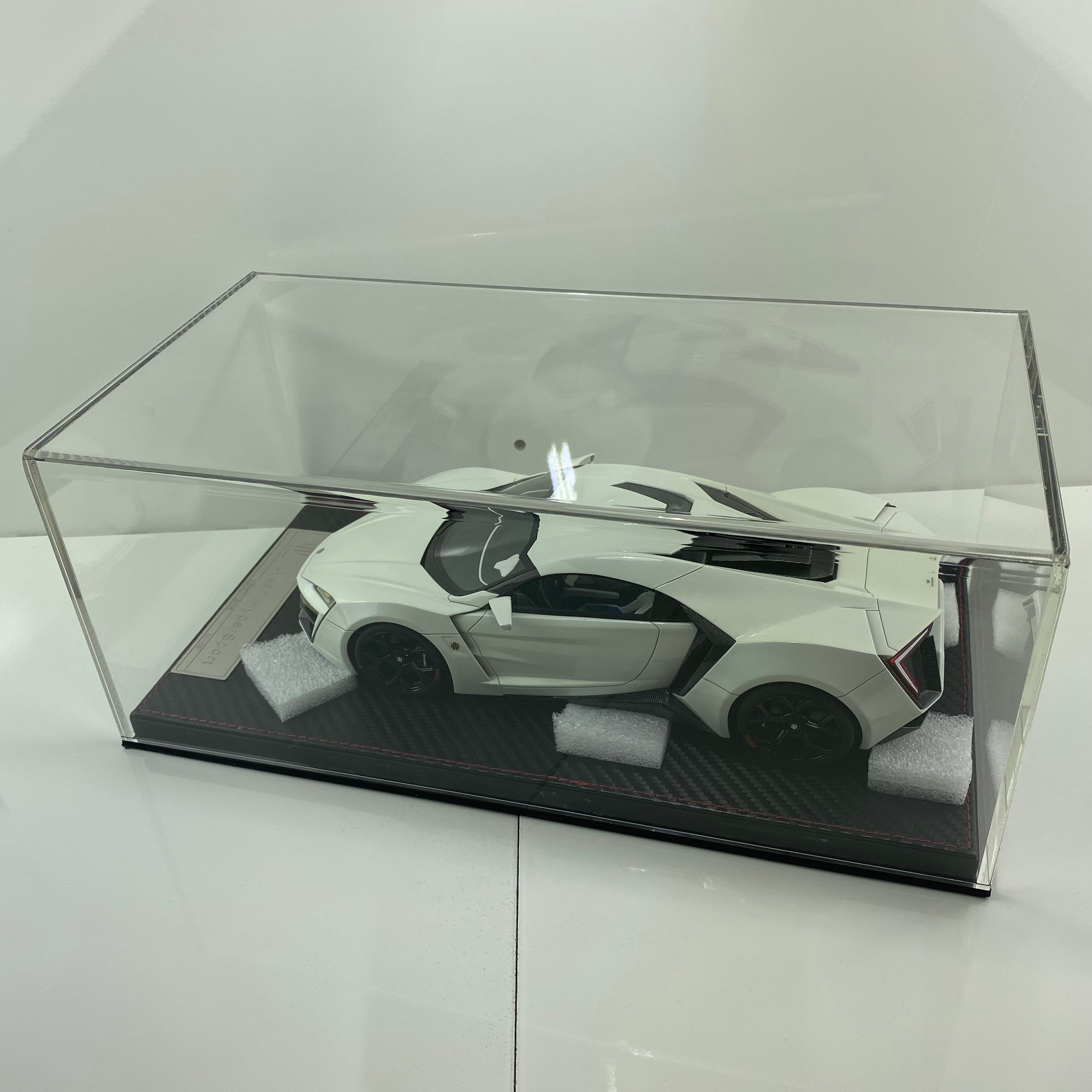 Frontiart 1:18 W Motor Lykan Hypersport Pearl White F030-29