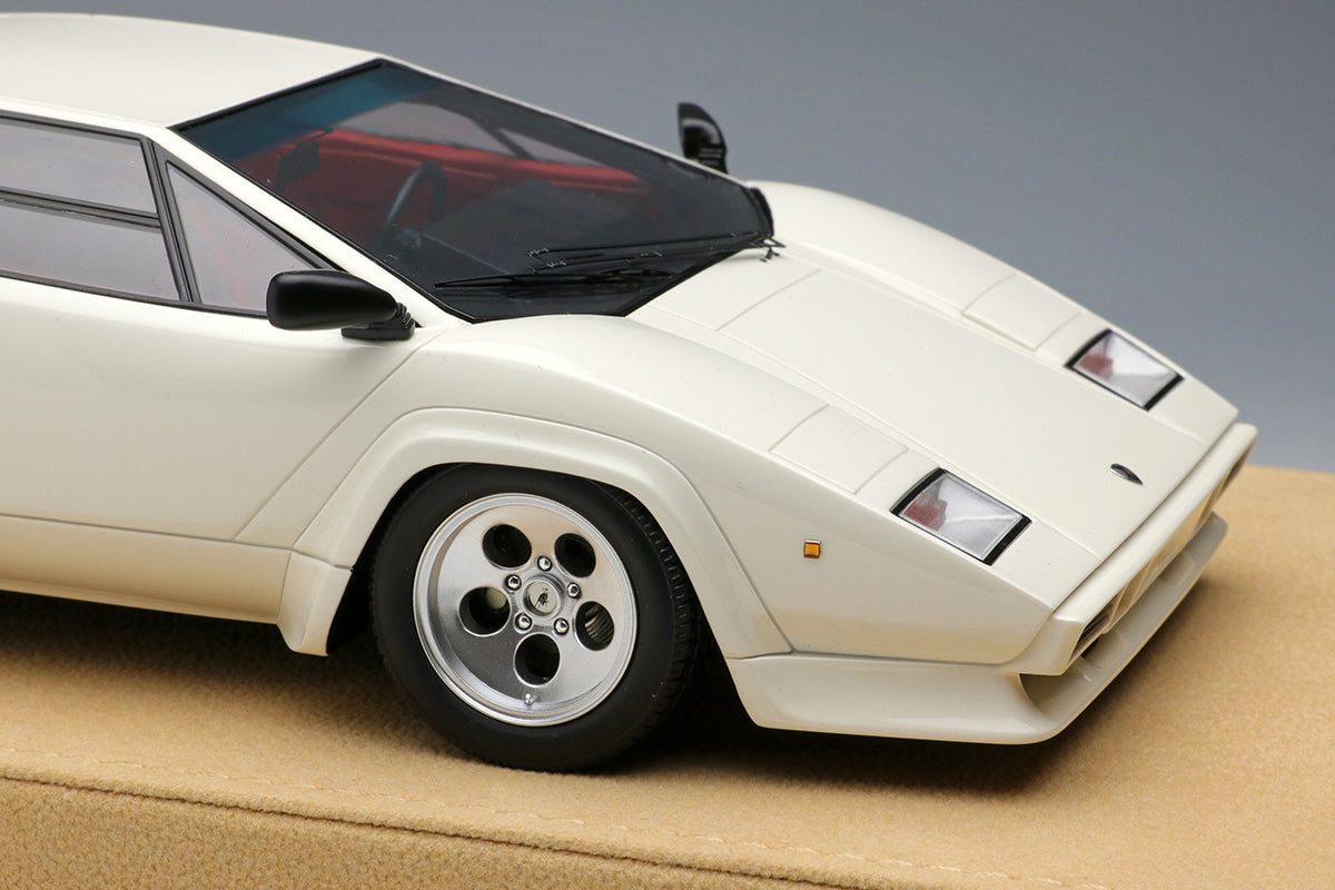 Lamborghini Countach LP5000QV 1985 - white - 1:18