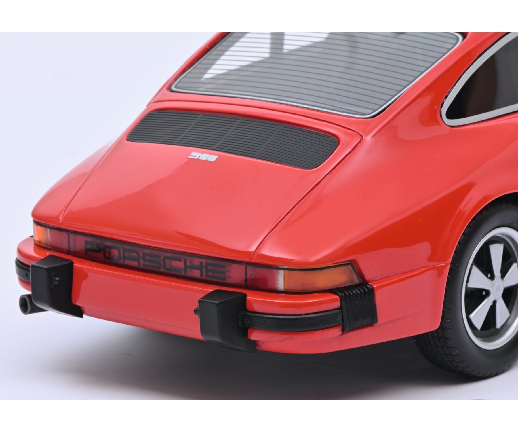 Schuco 1:18 Porsche 911 Coupe 1974 Red 450025600