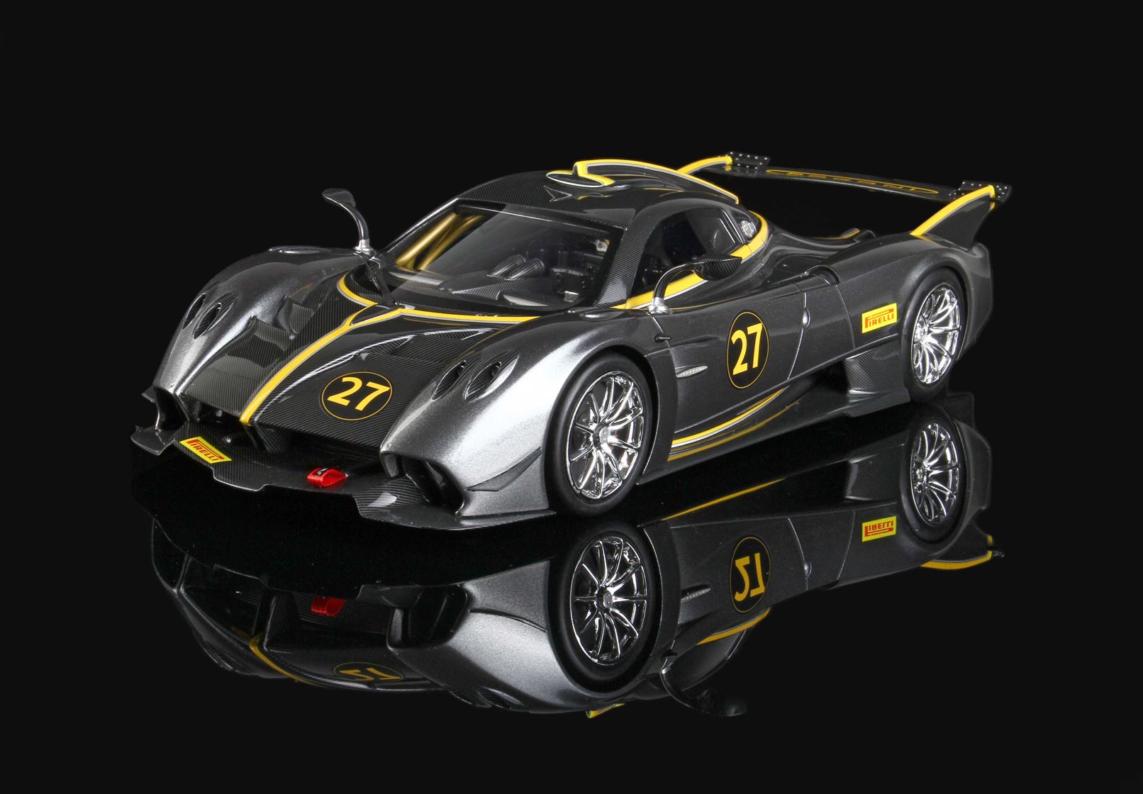 Pagani Huayra R - 1:18