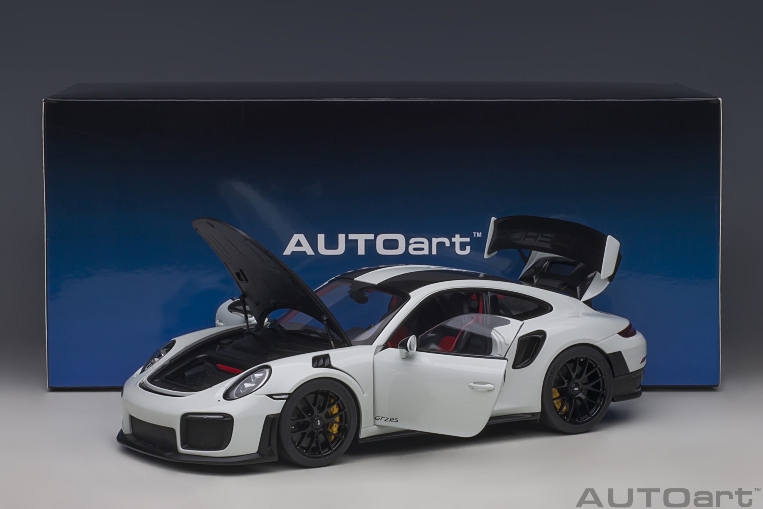AUTOart 1:18 Porsche 911 (991.2) GT2 RS Weissach Package (White) 78171