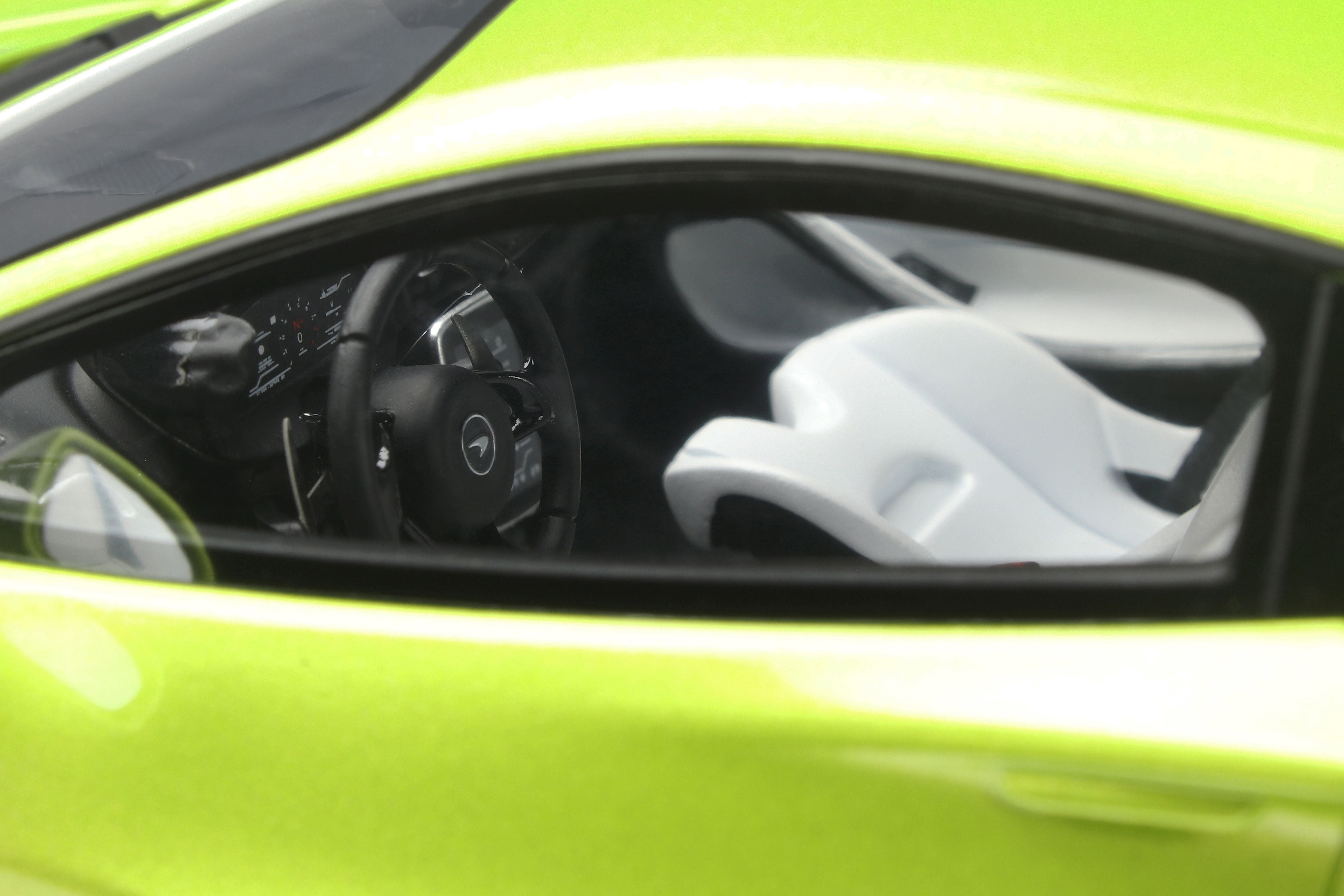 GT Spirit 1:18 McLaren Artura Green GT400