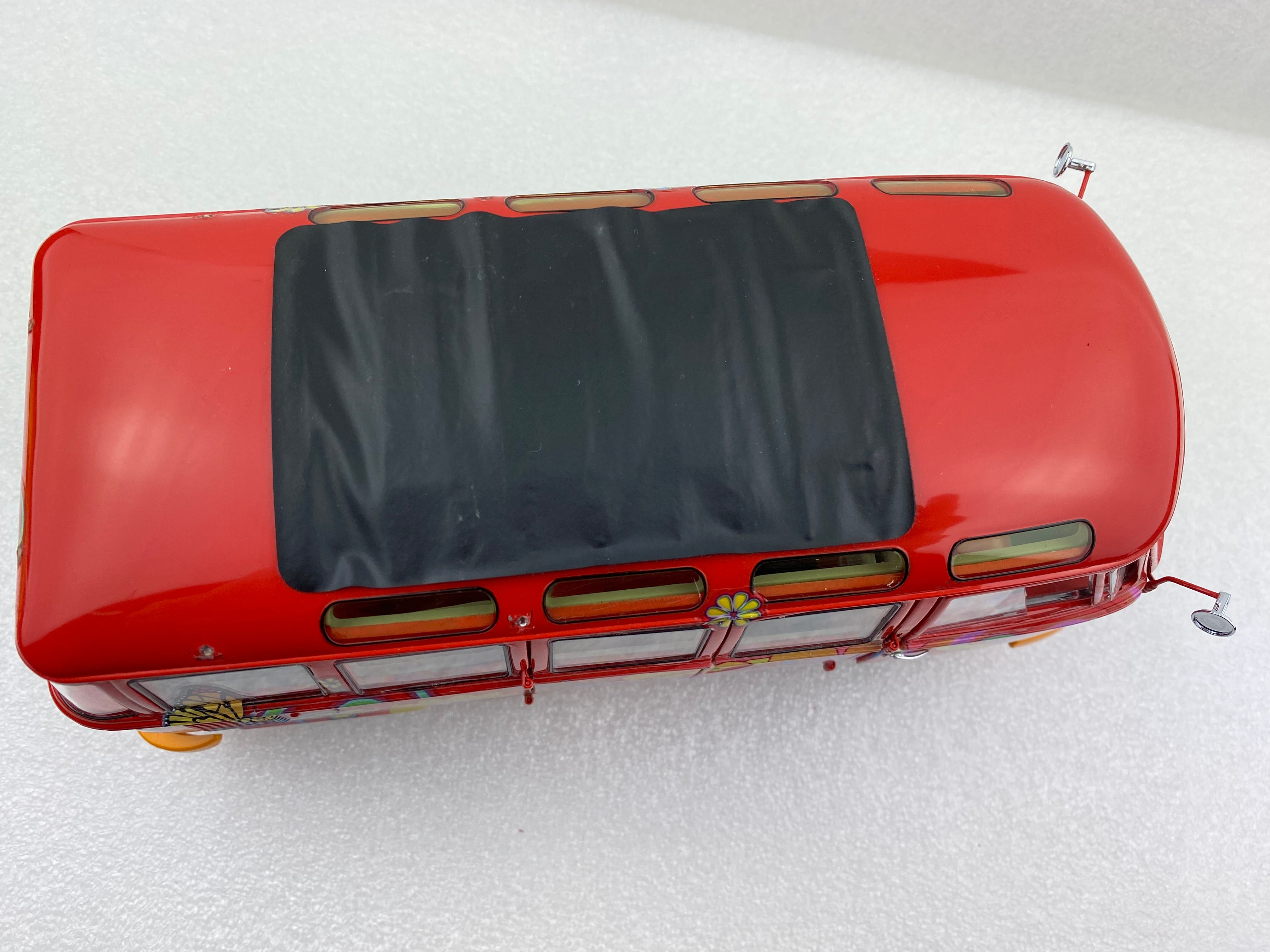 Schuco 1:18 Volkswagen T1 Samba