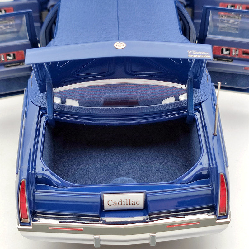 GM 1:18 1993 Cadillac Fleetwood Sedan Blue Diecast Model Car Edition Collection