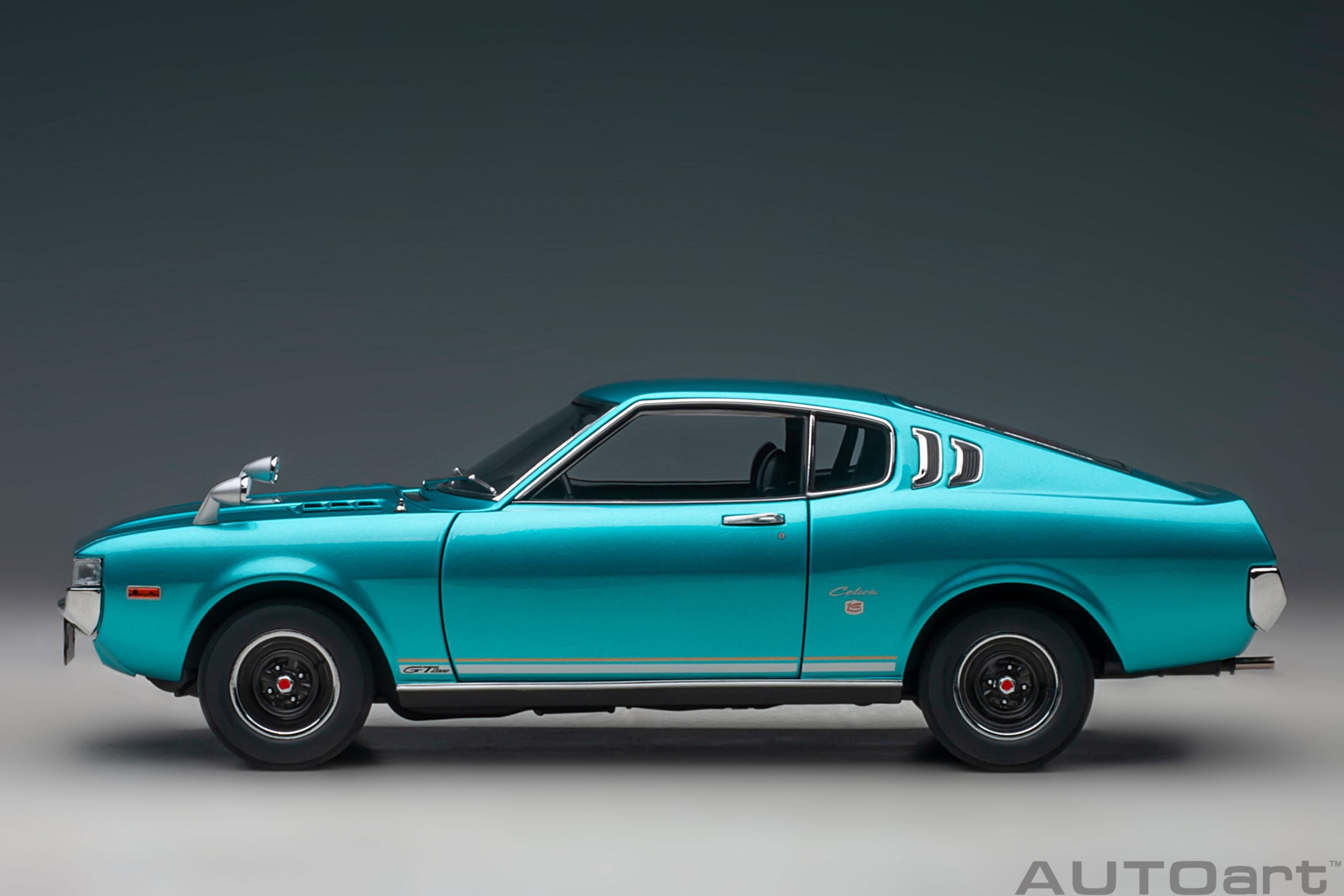 AUTOart 1:18 Toyota Celica Liftback 2000GT (RA25) 1973 (Turquoise Blue Metallic) 78767