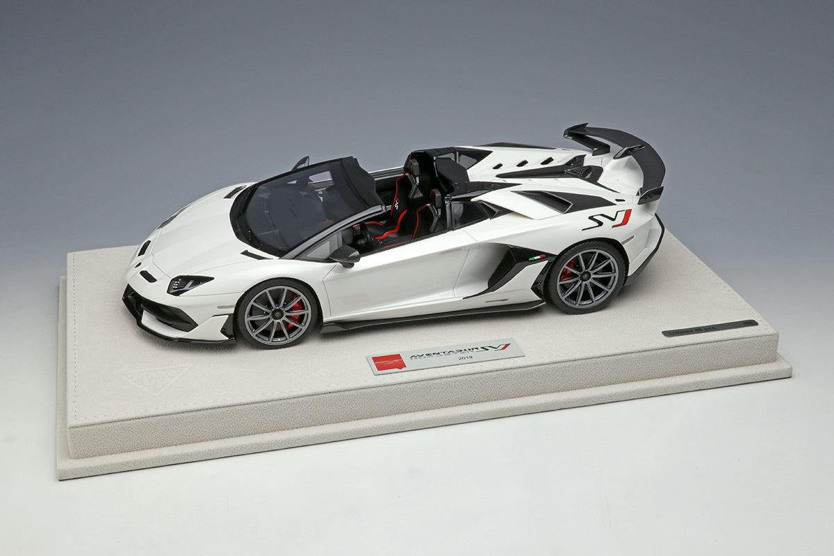 Lamborghini Aventador SVJ Roadster - pearl white - 1:18