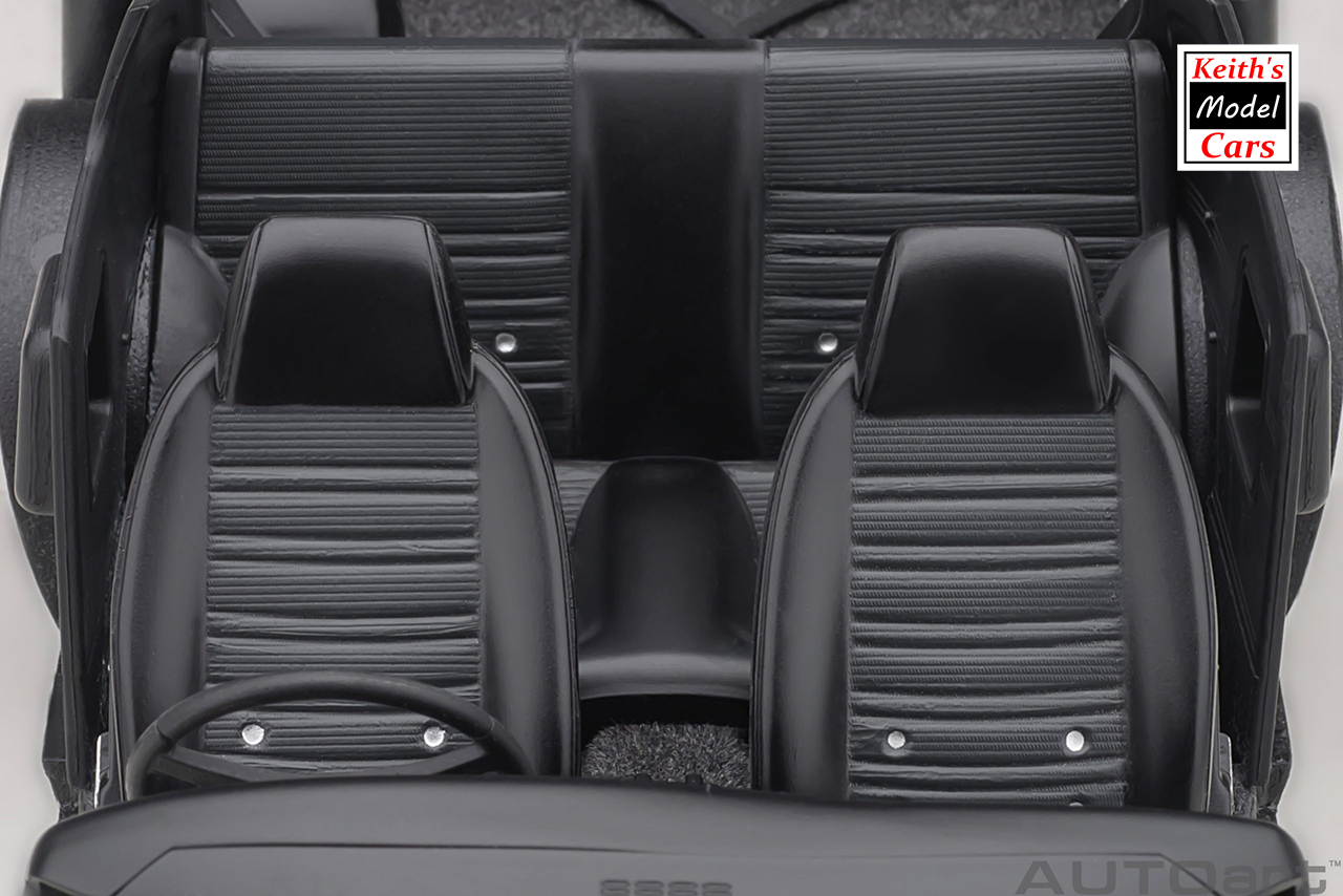 [1/18 Scale] Toyota Celica Liftback 2000GT (RA25) 1973 in Moss Green by AUTOart Models