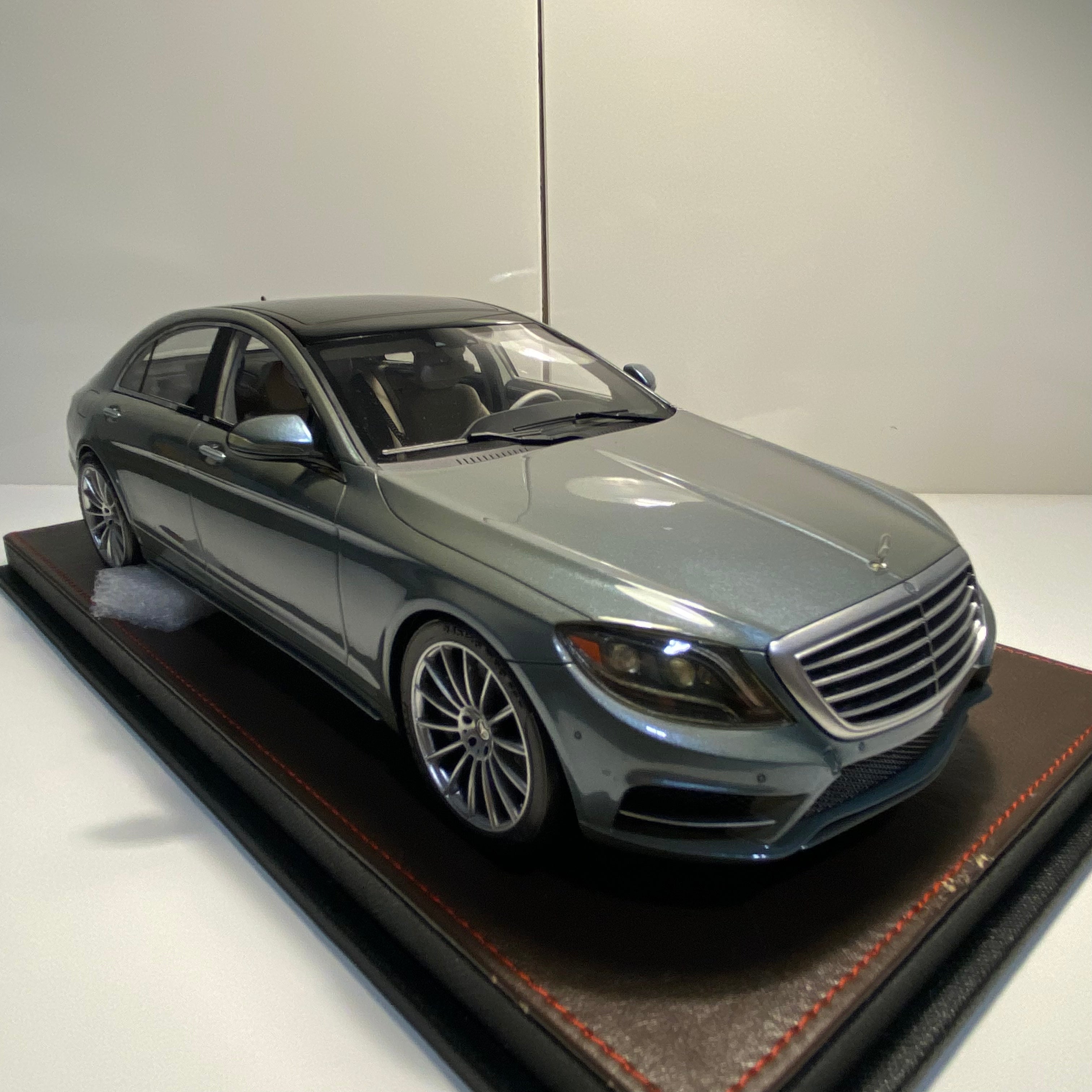 Frontiart 1:18 Mercedes-Benz S-Class（V222）Cyan F044-25