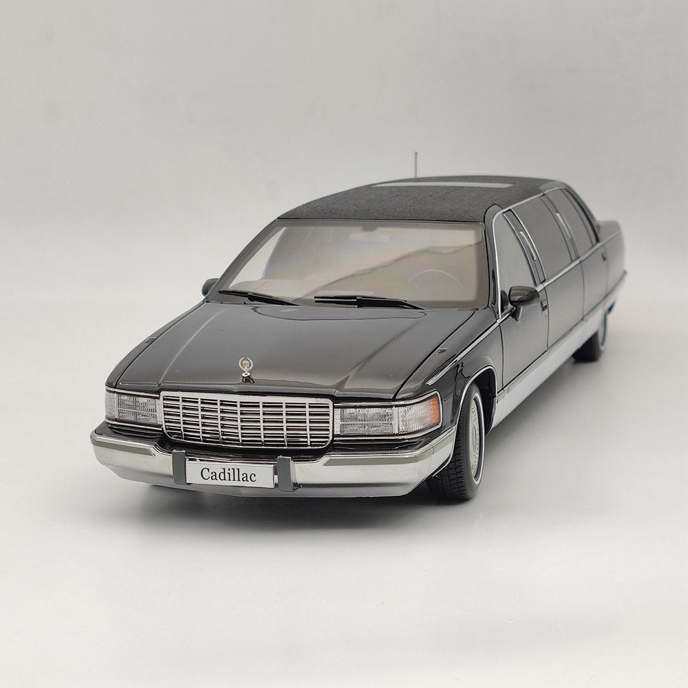 GM 1:18 Cadillac Fleetwood Long Wheelbase Diecast Model Car Collection Toys Gift