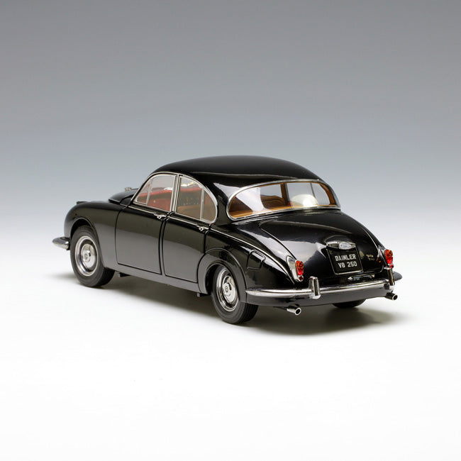 Paragon 1:18 1967 Jaguar MK2 Daimler V8 250 Black PA-98311