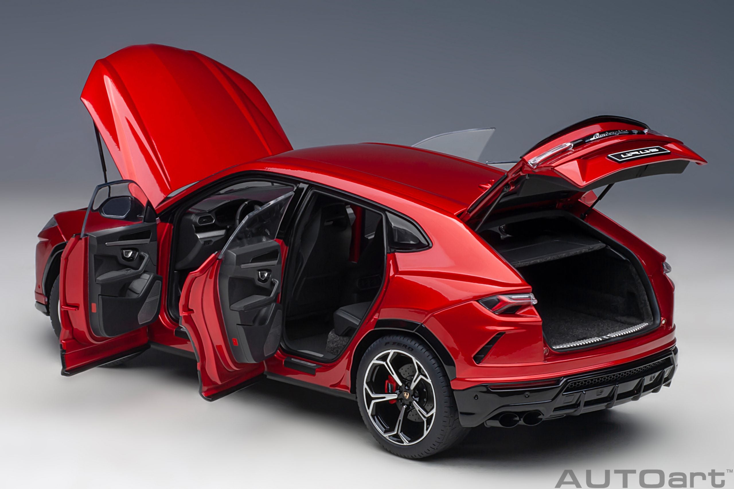 AUTOart 1:18 Lamborghini Urus (Rosso Efesto) 79170
